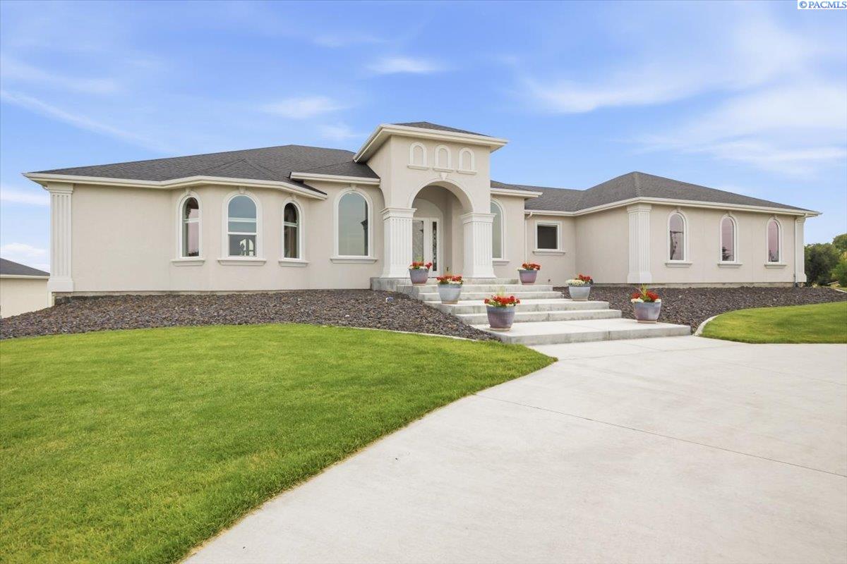 9270 Selph Landing Rd, Pasco, WA 99301