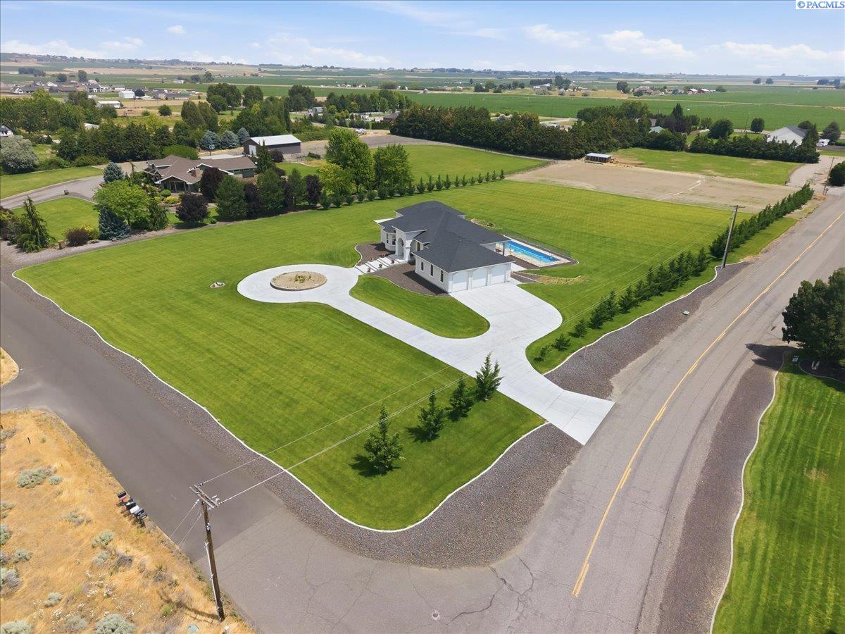 9270 Selph Landing Rd, Pasco, WA 99301