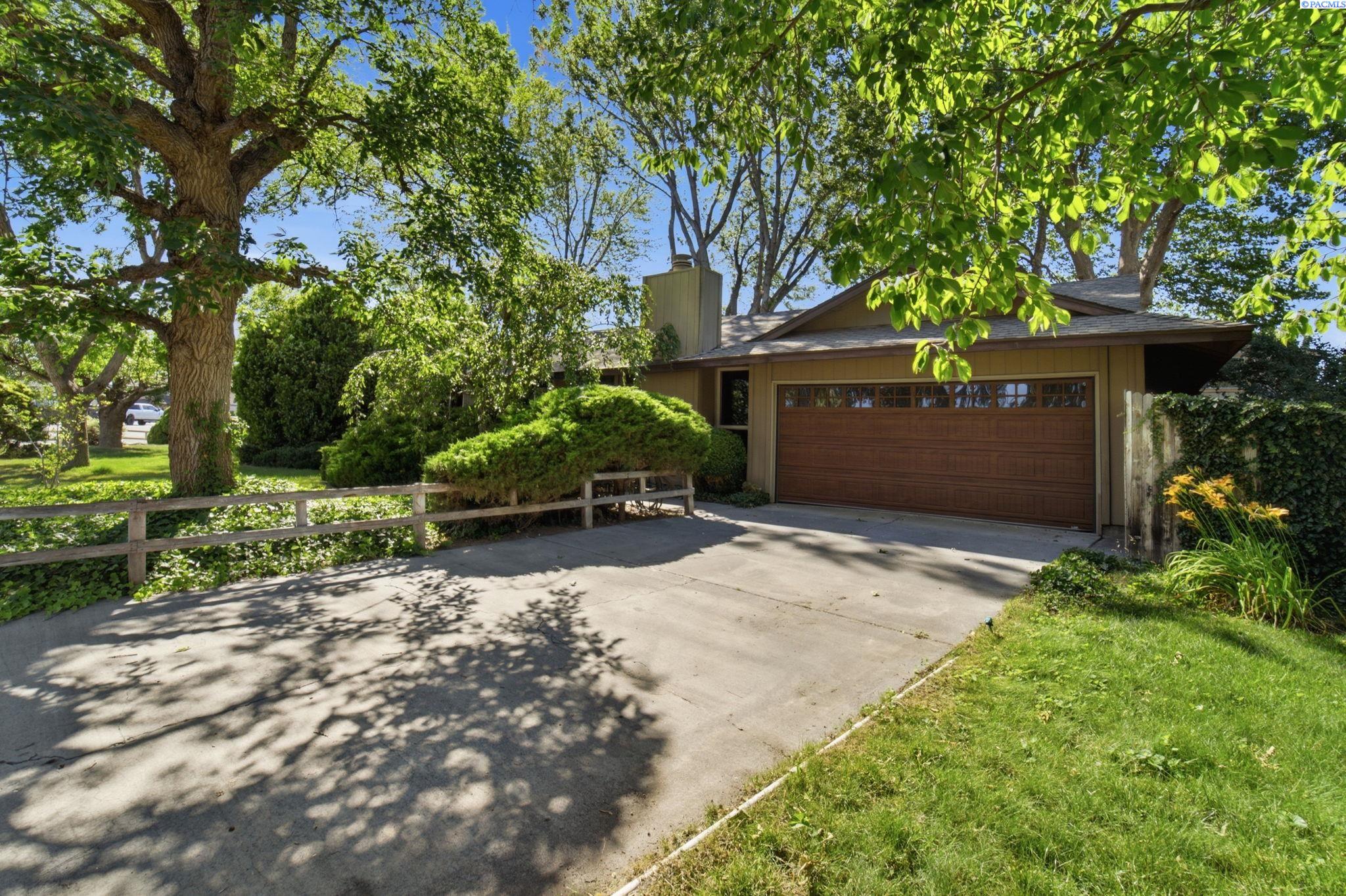 1616 17th Ave, Kennewick, WA 99337
