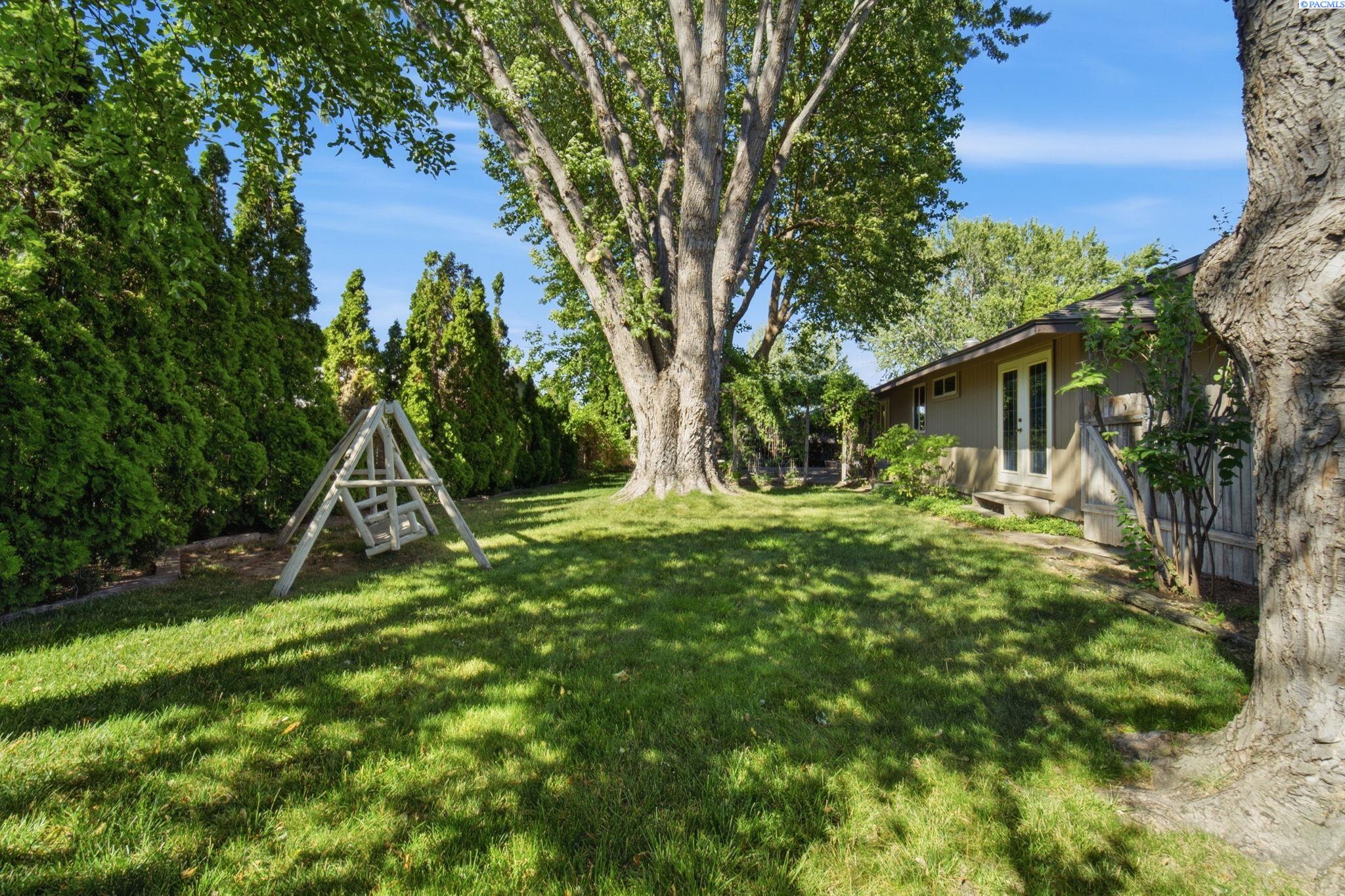 1616 17th Ave, Kennewick, WA 99337