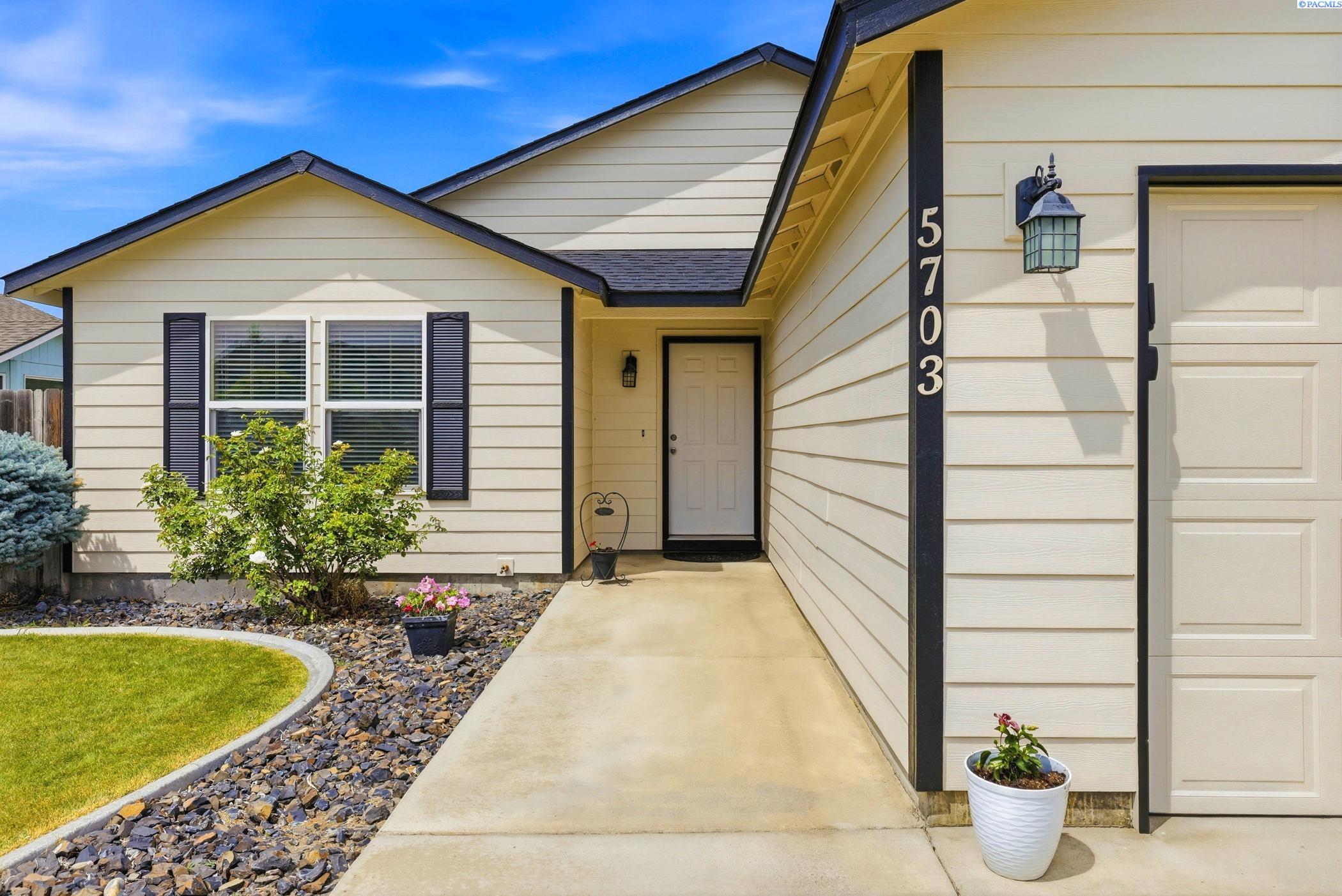 5703 Fillmore Dr, Pasco, WA 99301