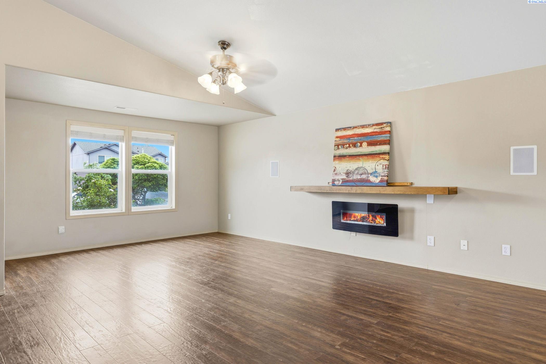 5703 Fillmore Dr, Pasco, WA 99301