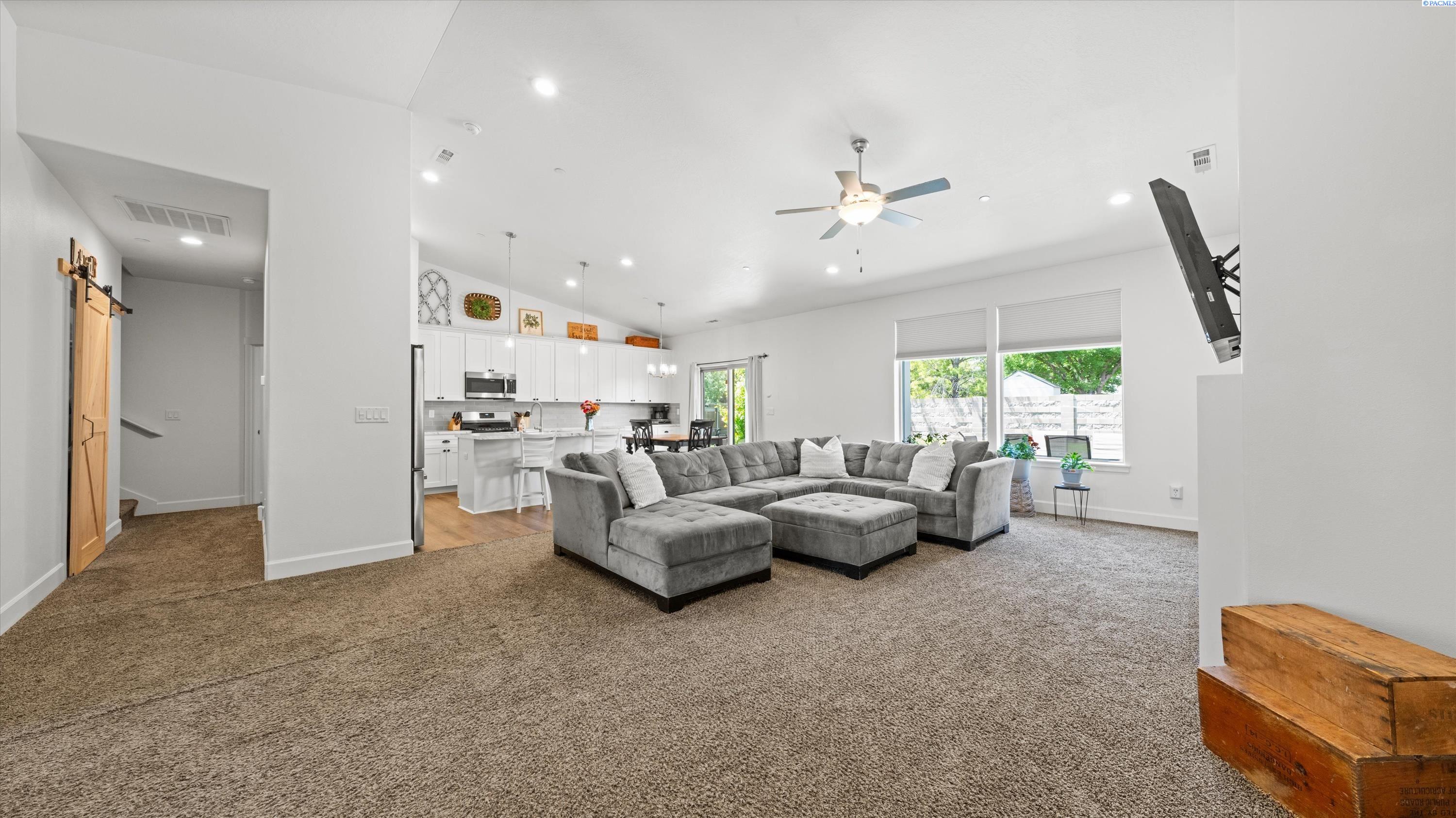 3547 Curtis Dr, West Richland, WA 99353
