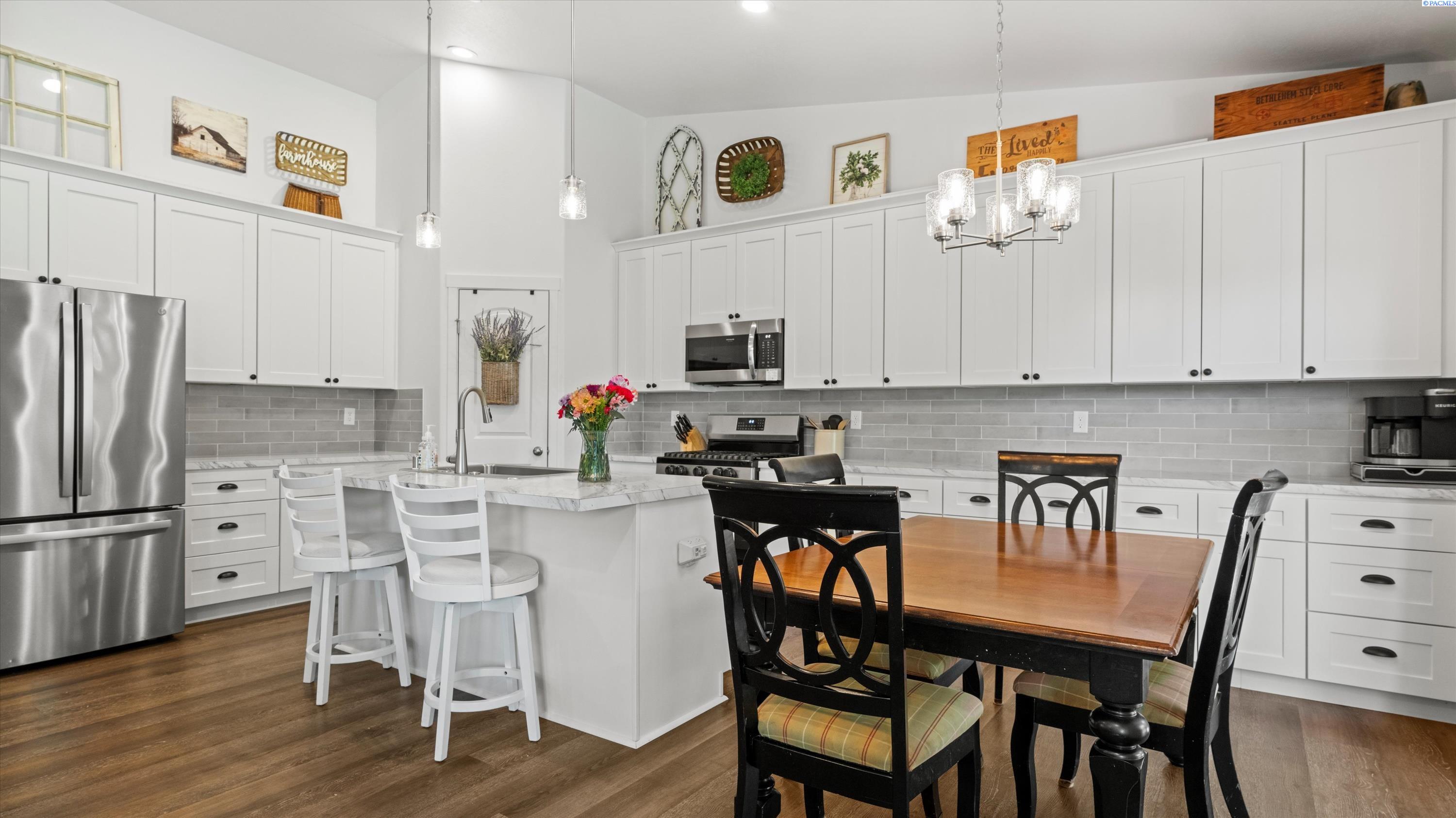 3547 Curtis Dr, West Richland, WA 99353