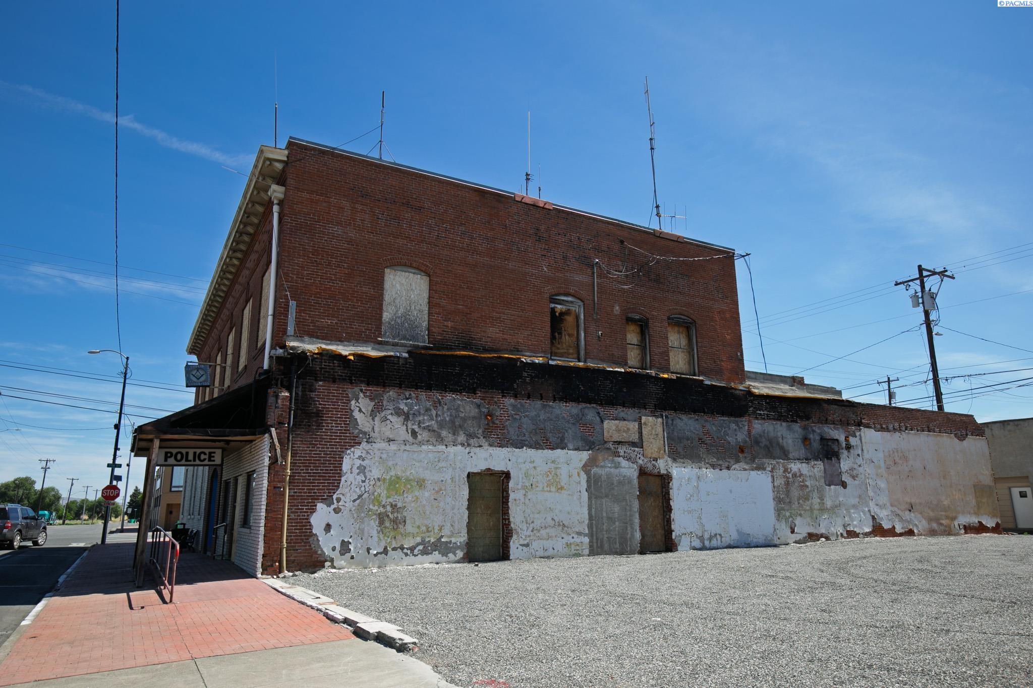 601 7th St, Prosser, WA 99350