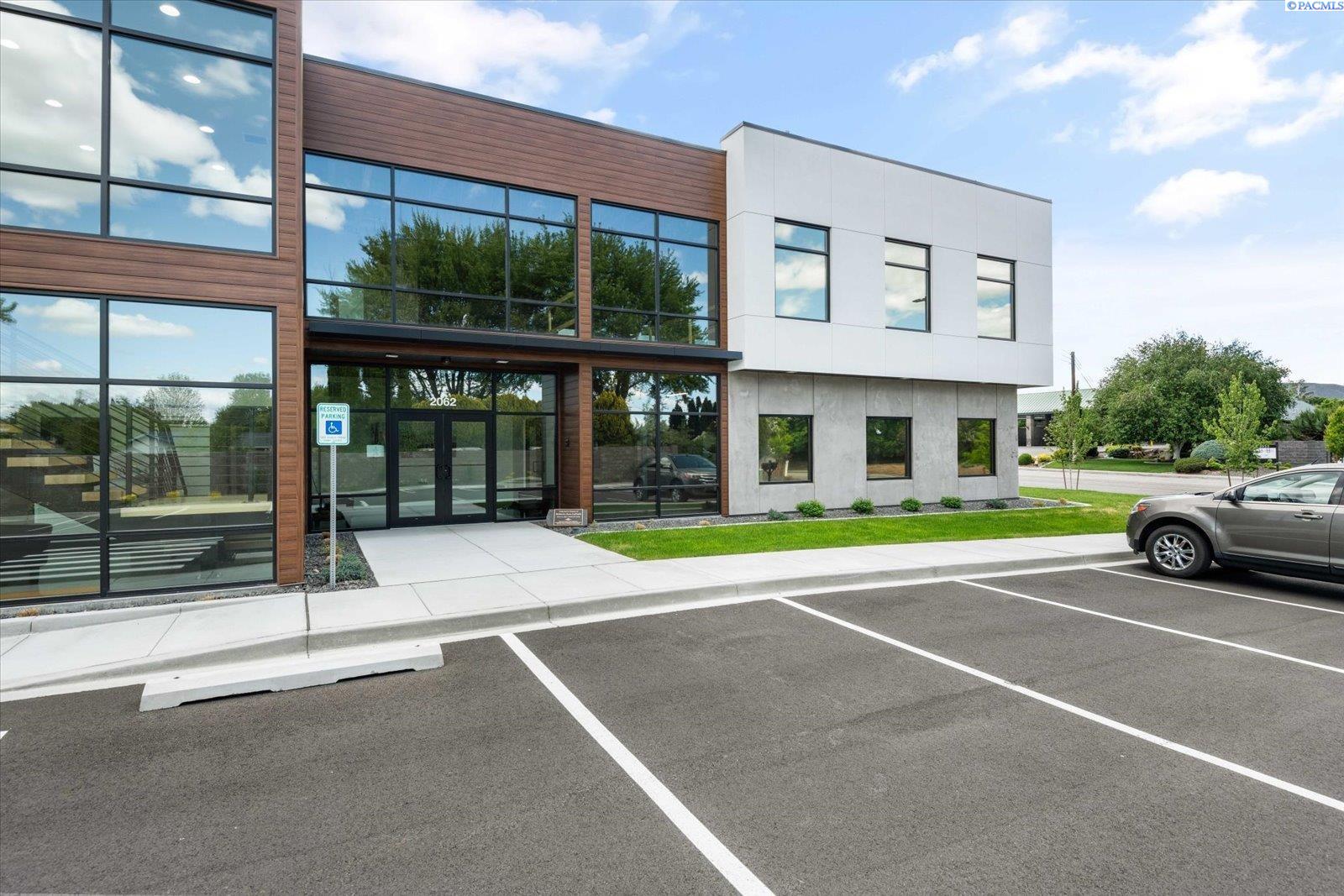2062 Steptoe  #B, Kennewick, WA 99336-0000