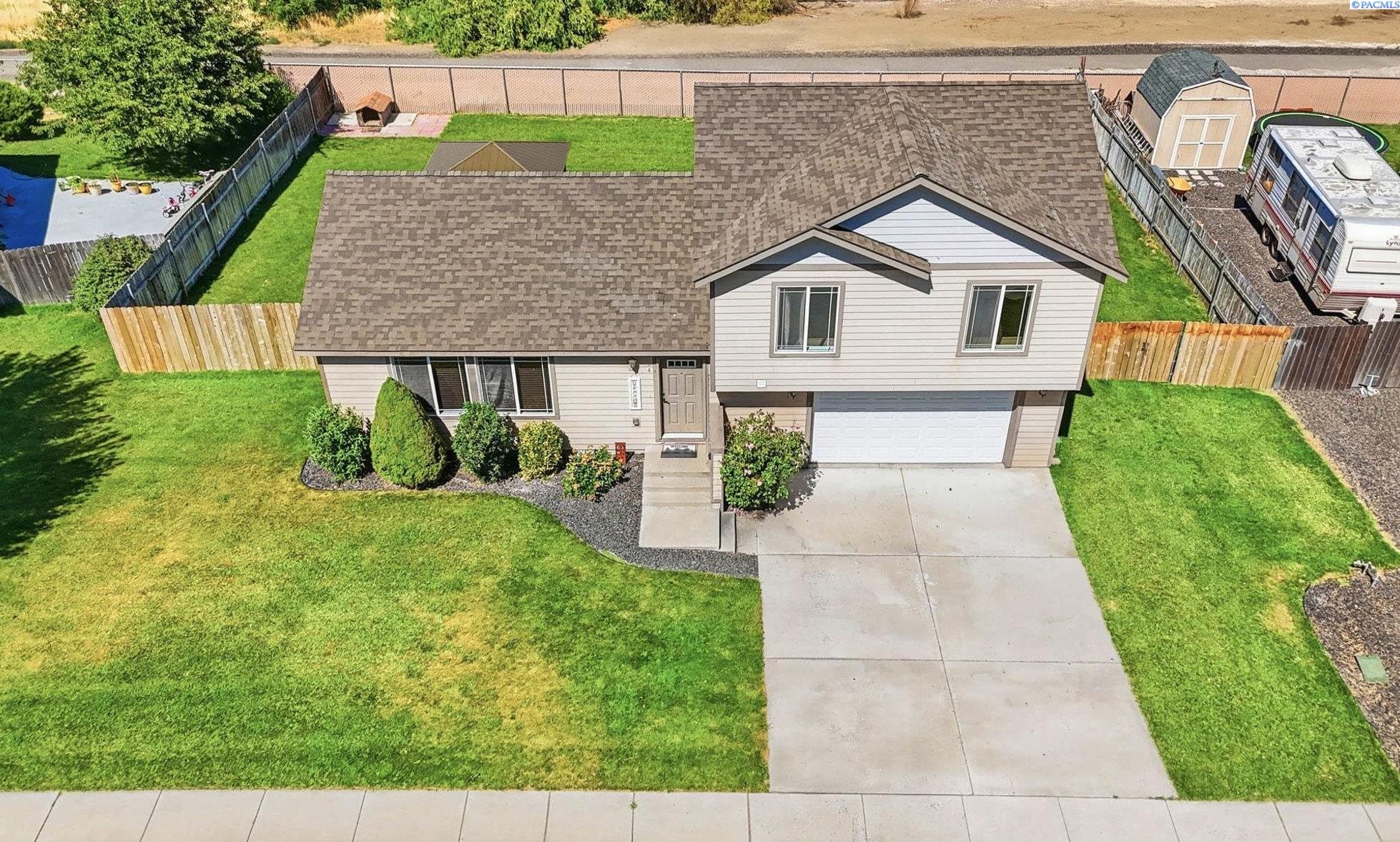 624 Botaka Loop, Benton City, WA 99320