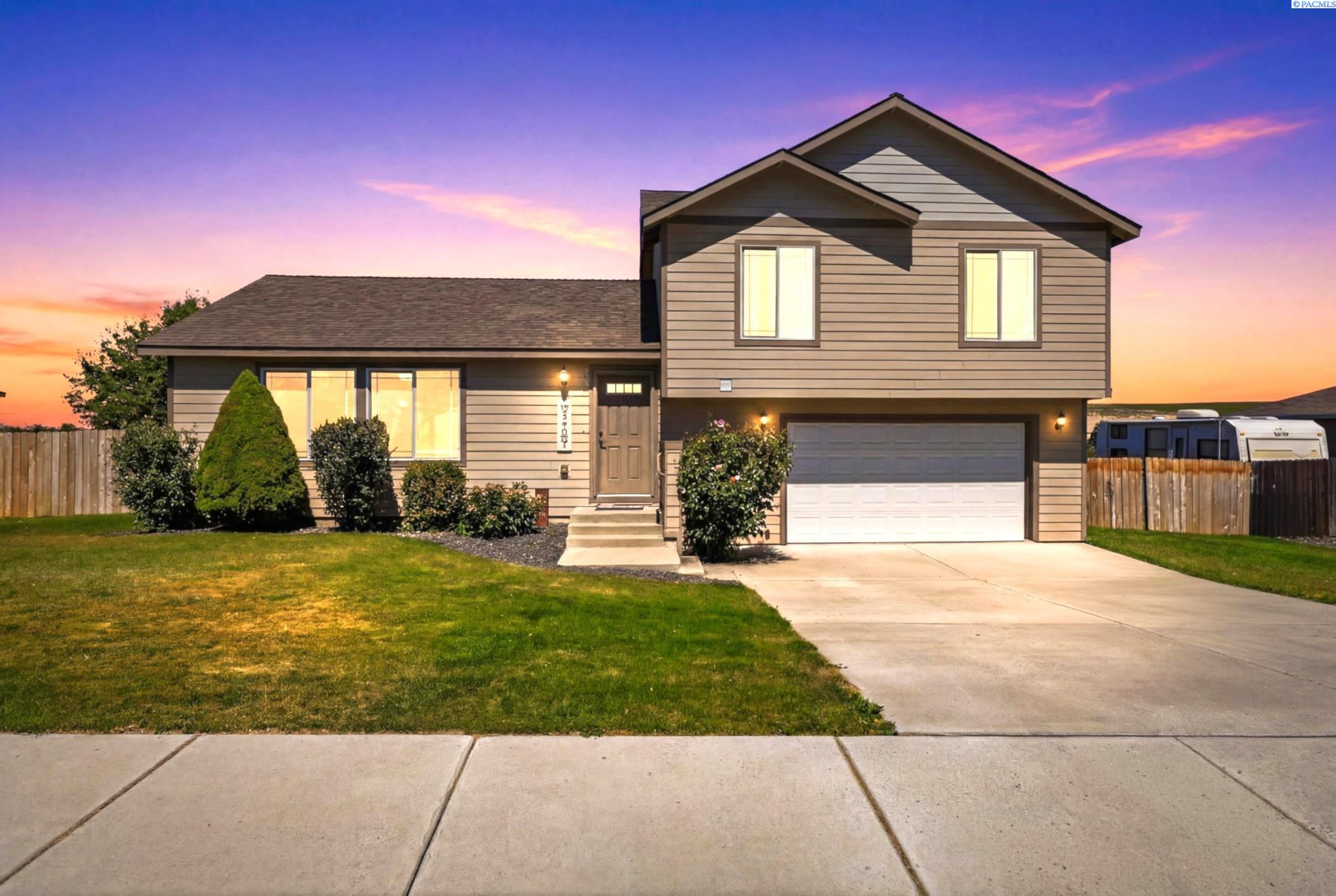 624 Botaka Loop, Benton City, WA 99320