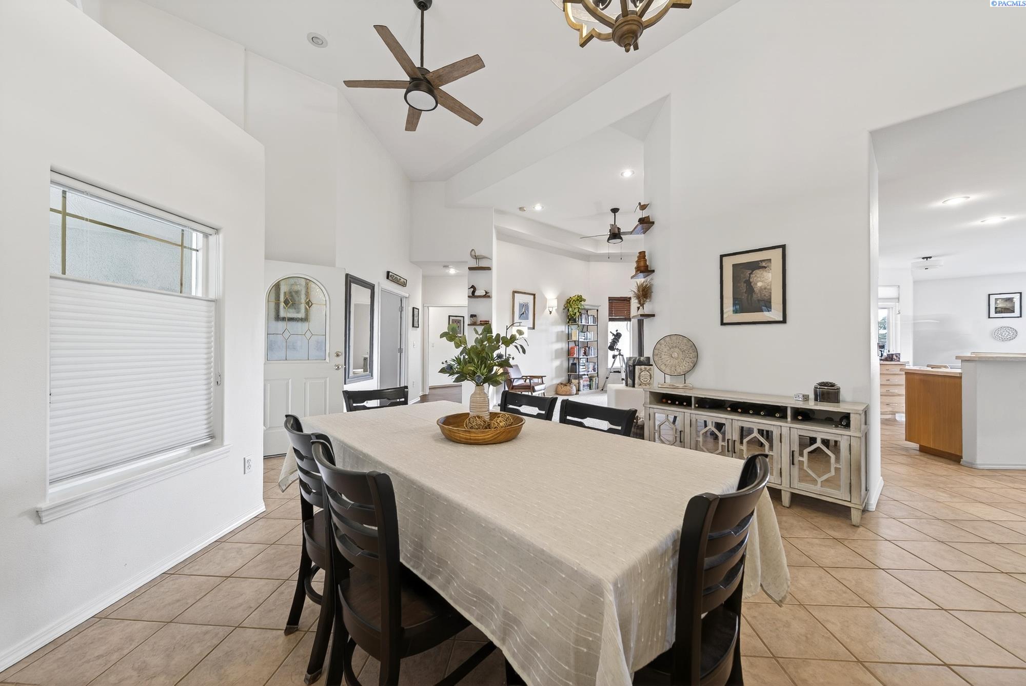 4401 Candy Mountain Ave, West Richland, WA 99353