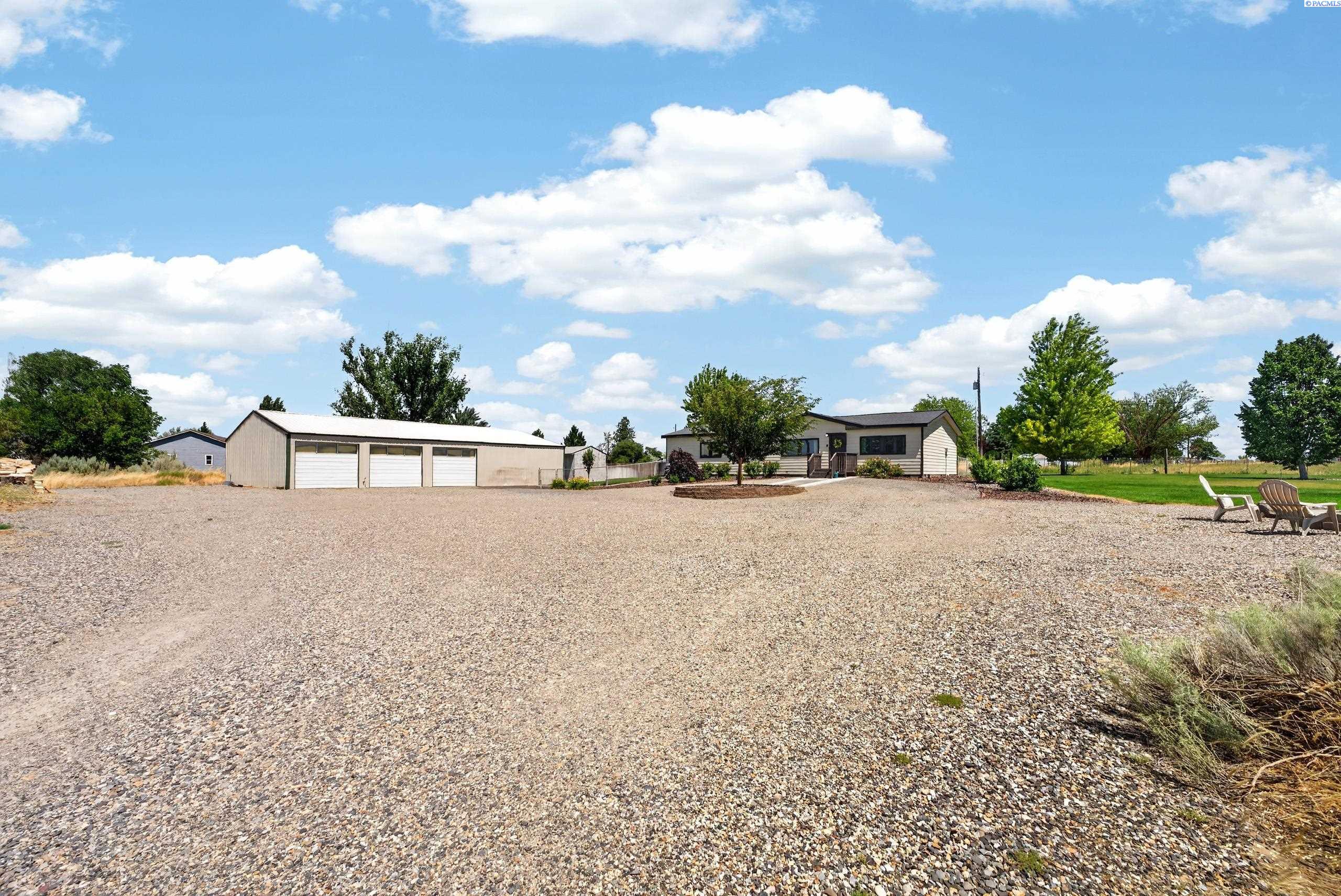 251 Hanson Loop, Burbank, WA 99323
