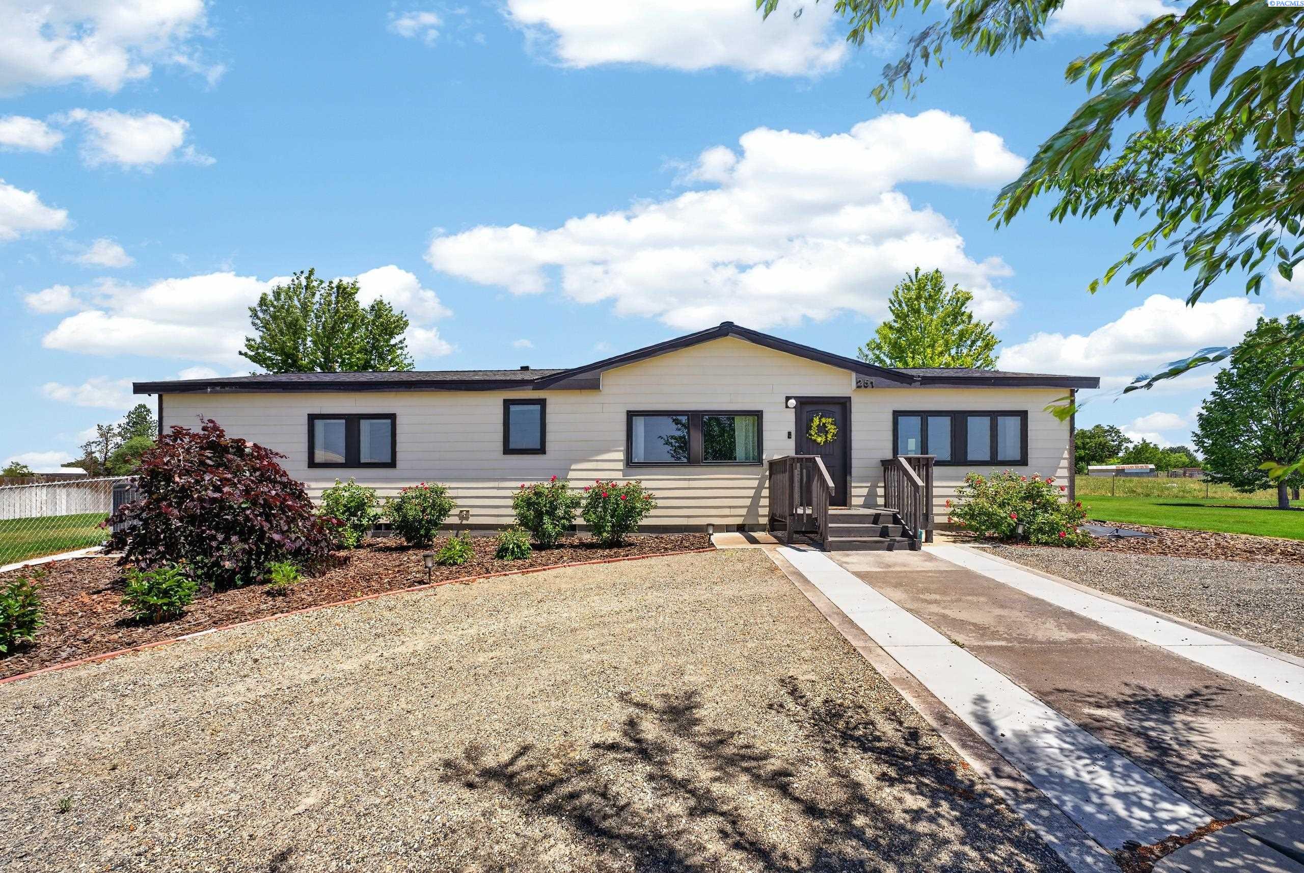 251 Hanson Loop, Burbank, WA 99323