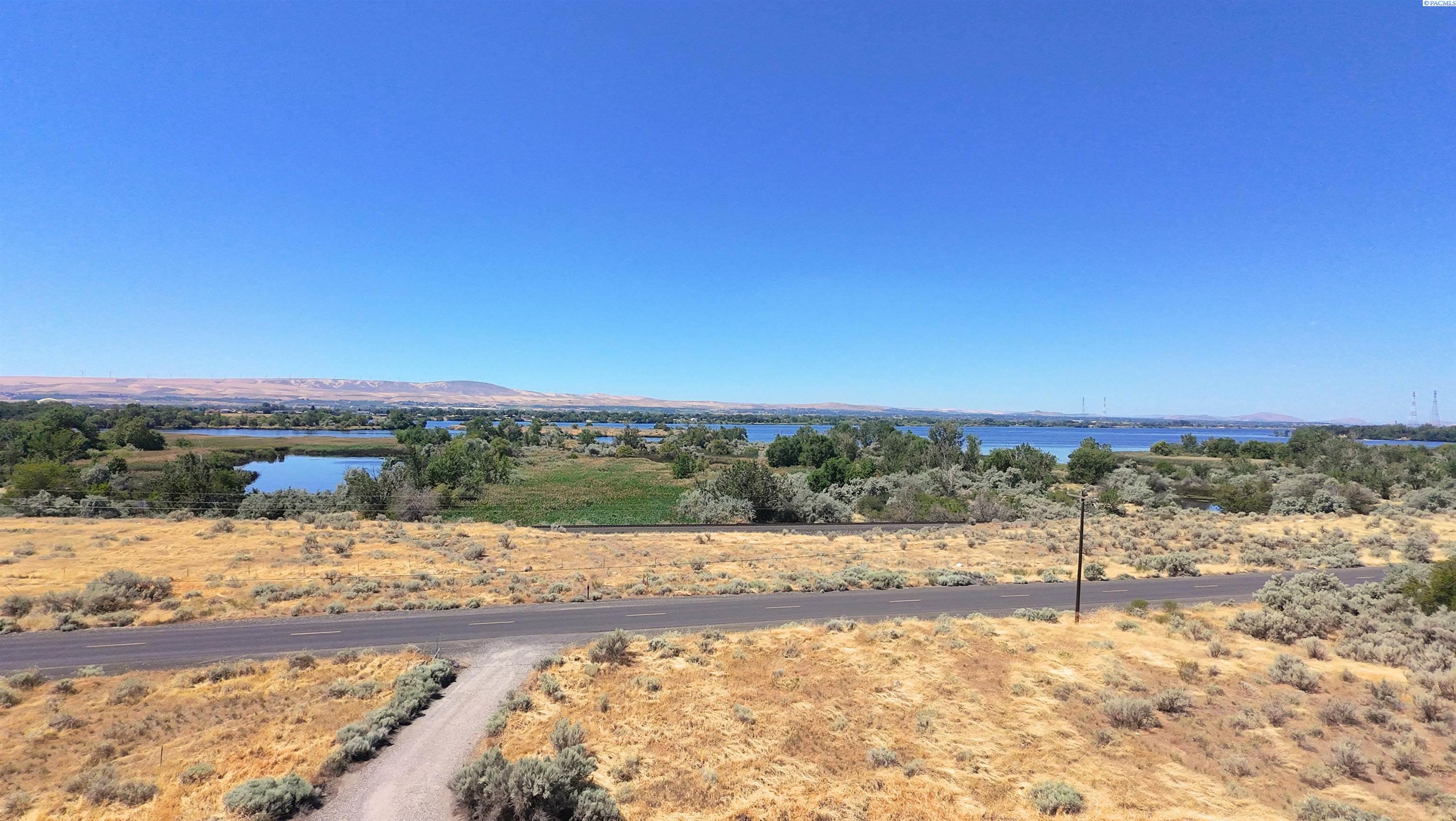 251 Hanson Loop, Burbank, WA 99323