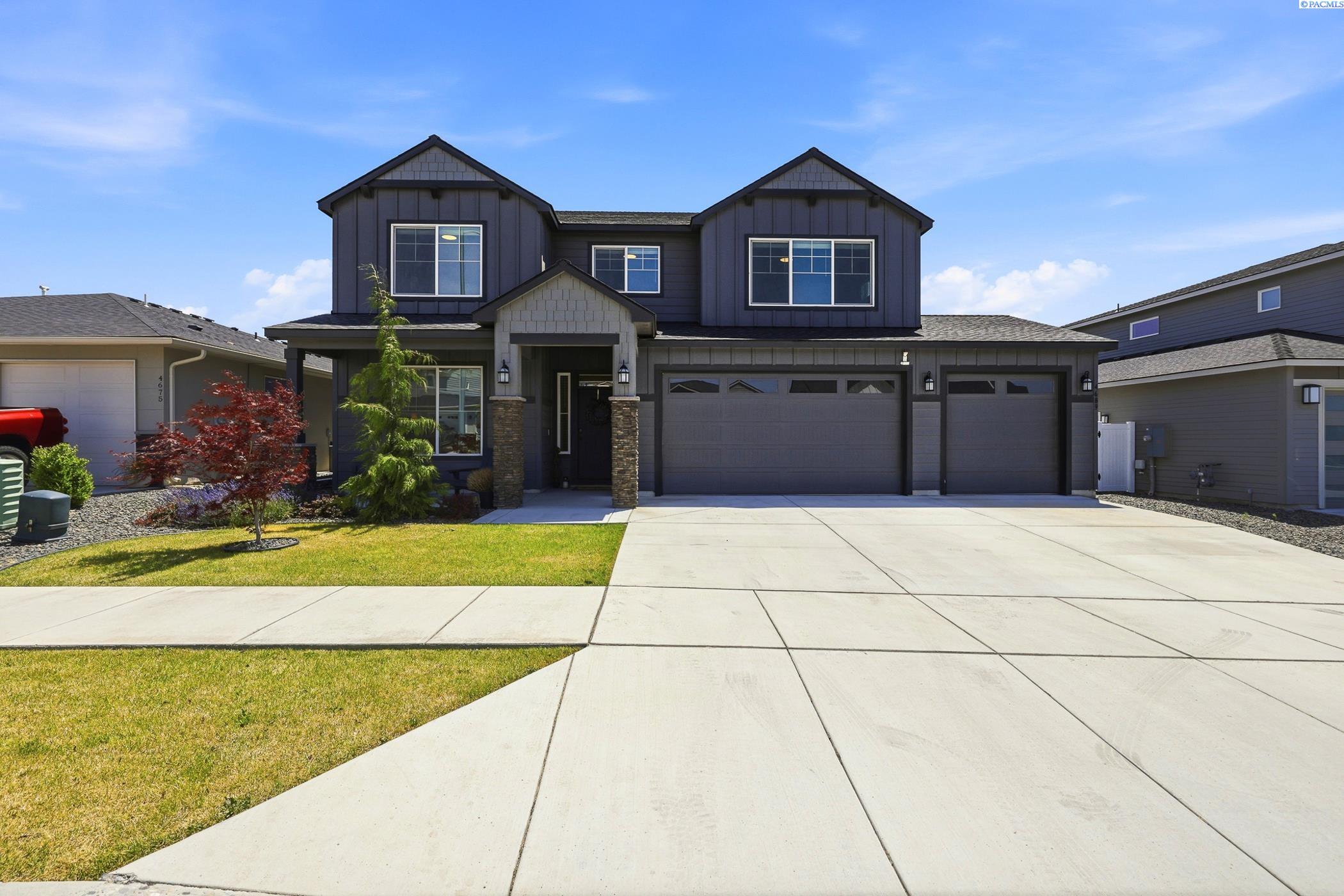 4689 White Dr, Richland, WA 99352