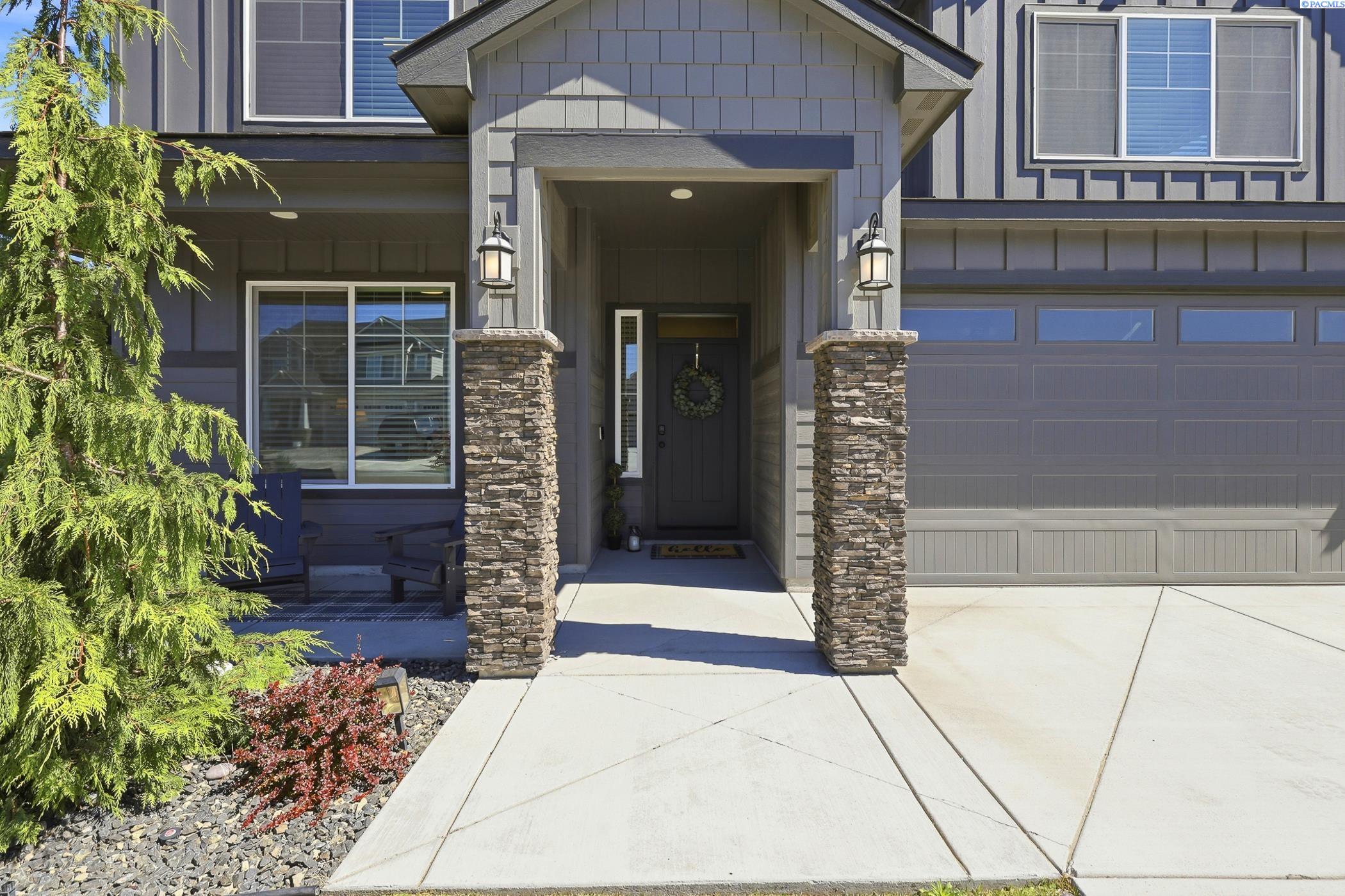 4689 White Dr, Richland, WA 99352