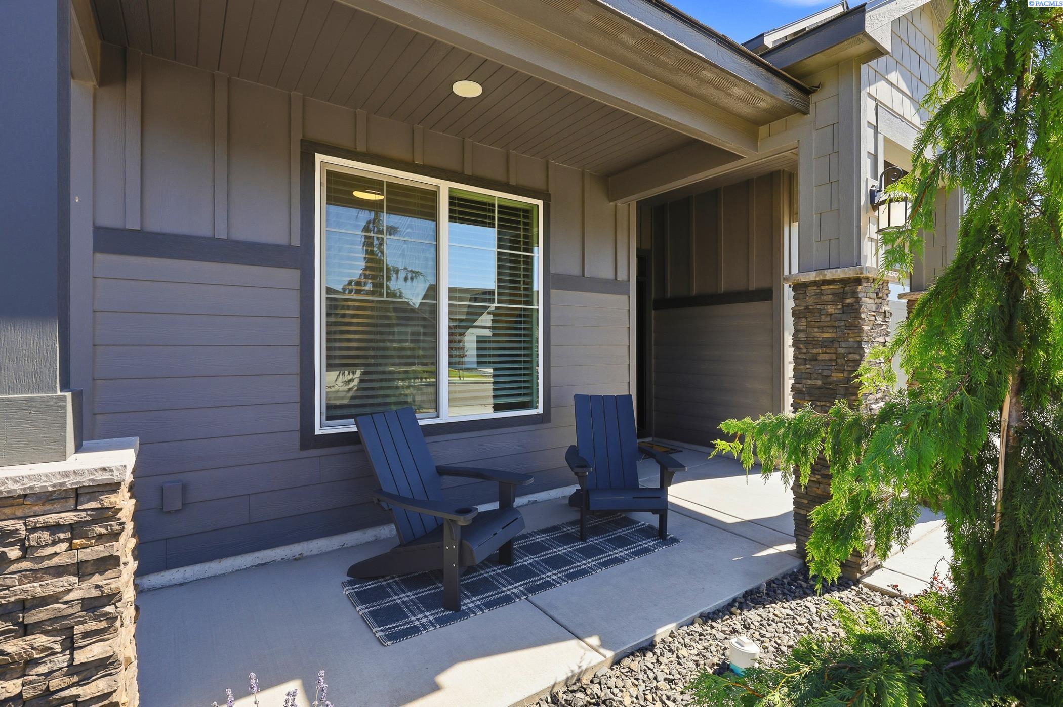 4689 White Dr, Richland, WA 99352
