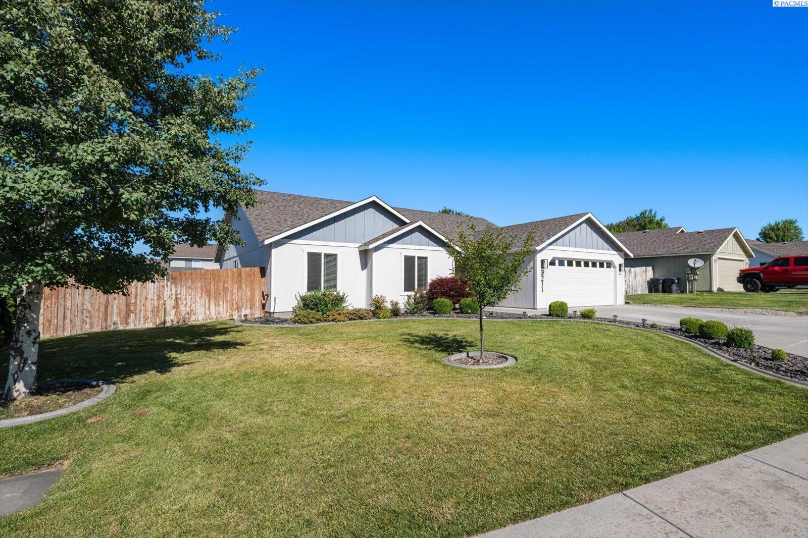 3211 Highlands Blvd, West Richland, WA 99353