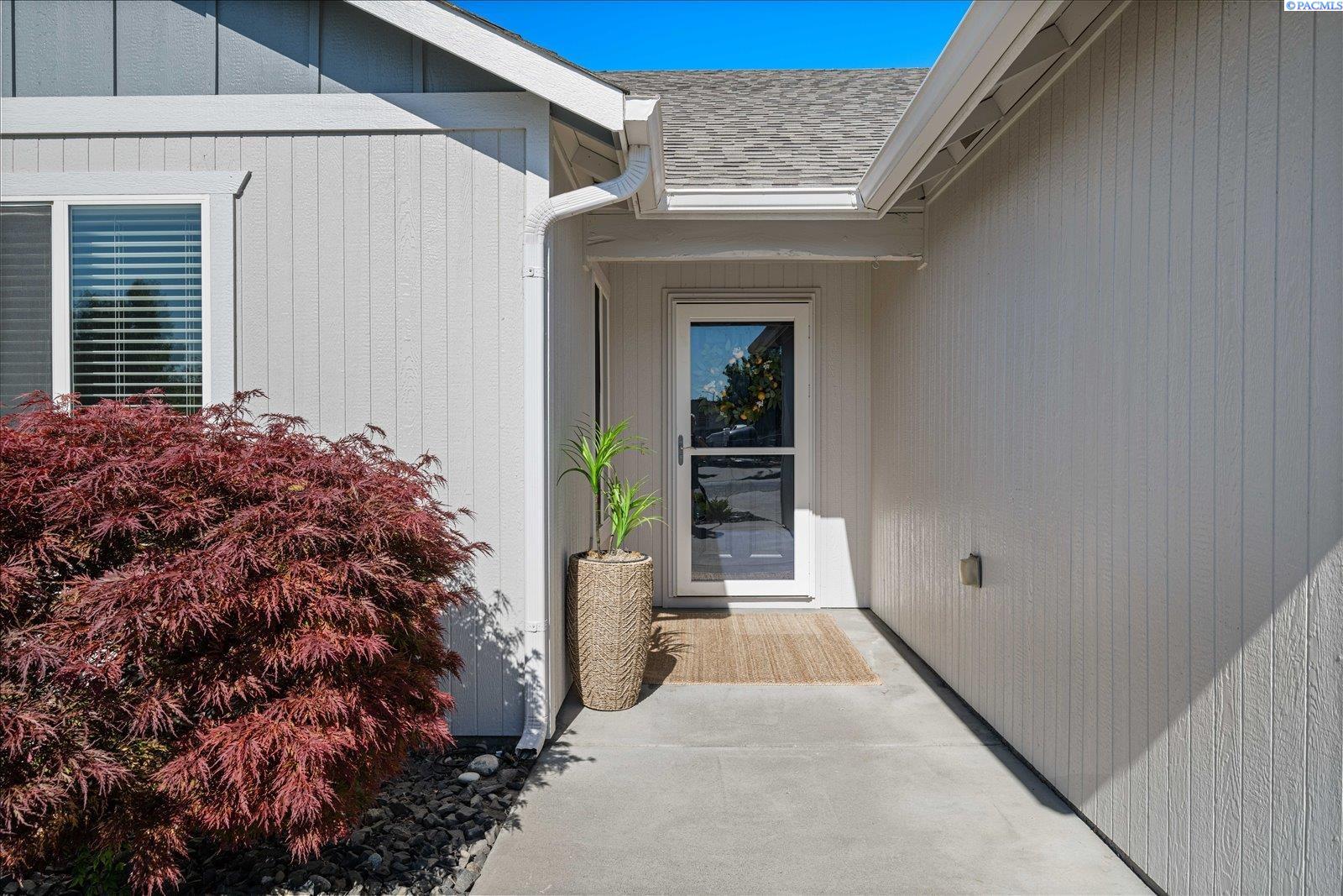 3211 Highlands Blvd, West Richland, WA 99353