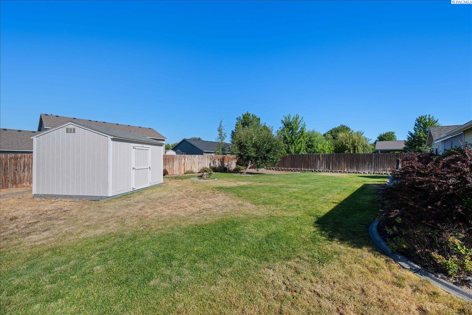 3211 Highlands Blvd, West Richland, WA 99353