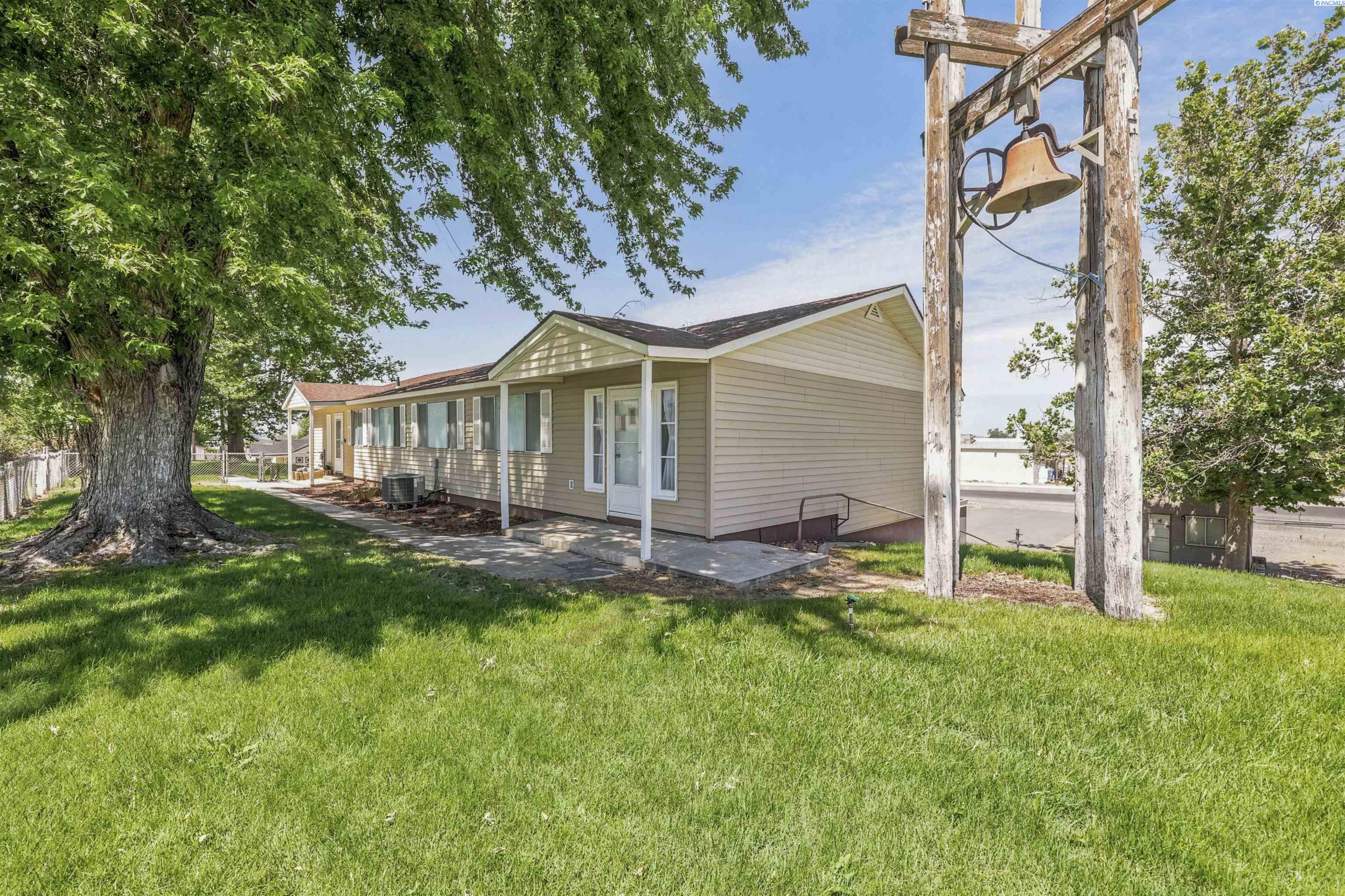 33 Poplar St, Burbank, WA 99323