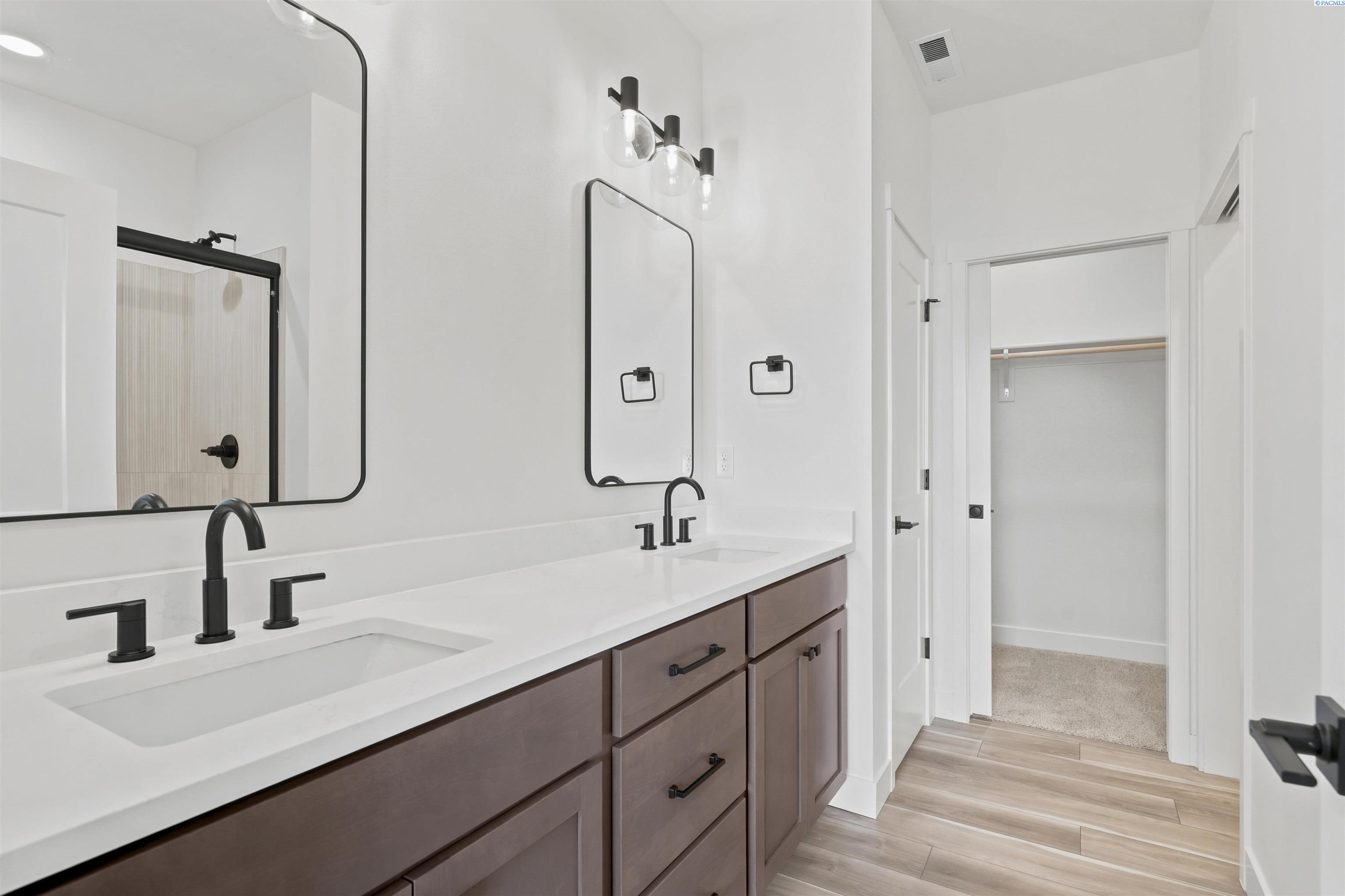 4460 Conifer St, West Richland, WA 99353