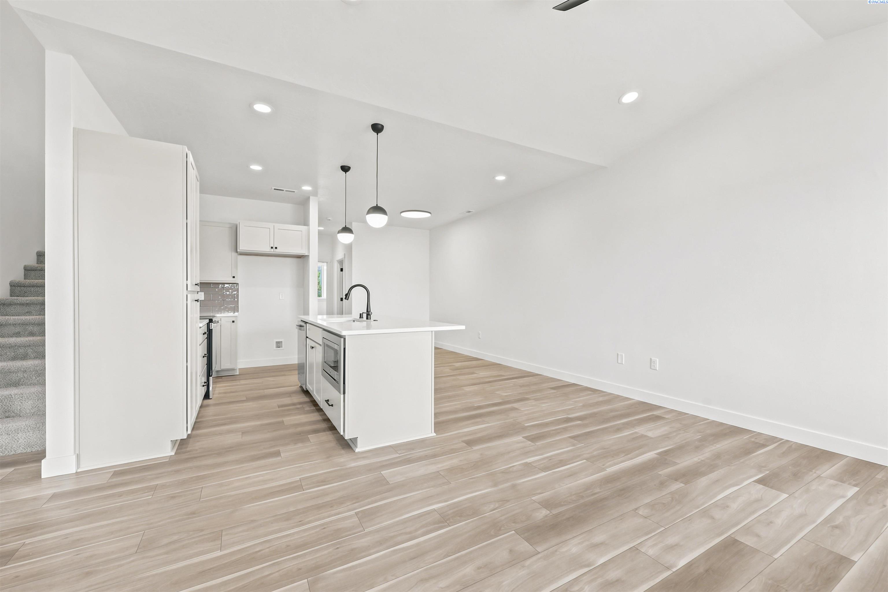 4460 Conifer St, West Richland, WA 99353