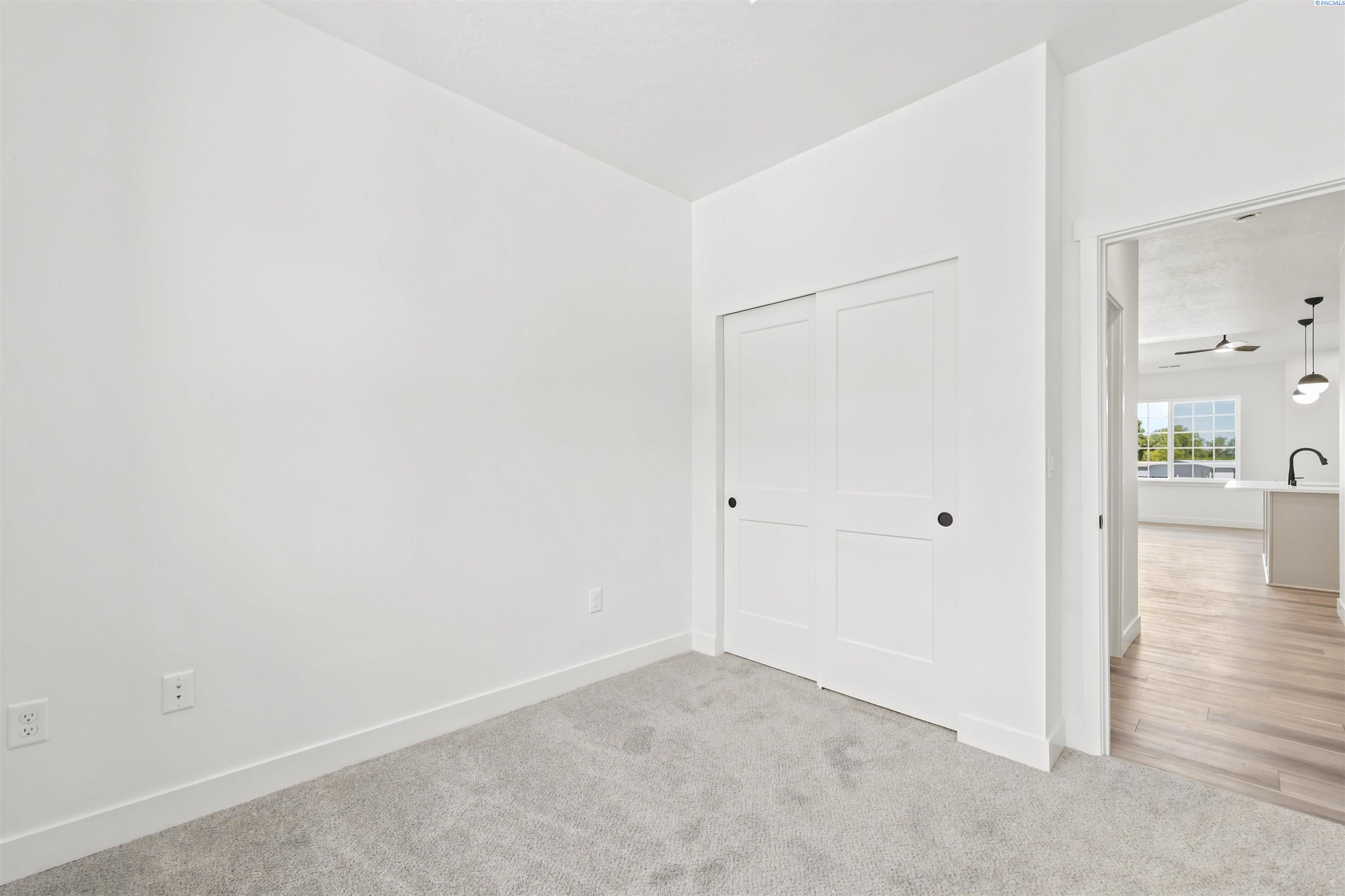 4460 Conifer St, West Richland, WA 99353