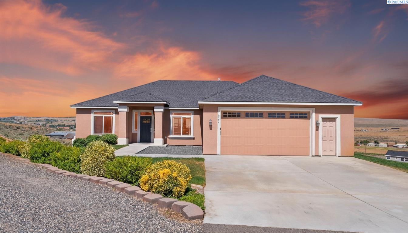 16904 Love Ln, Benton City, WA 99320