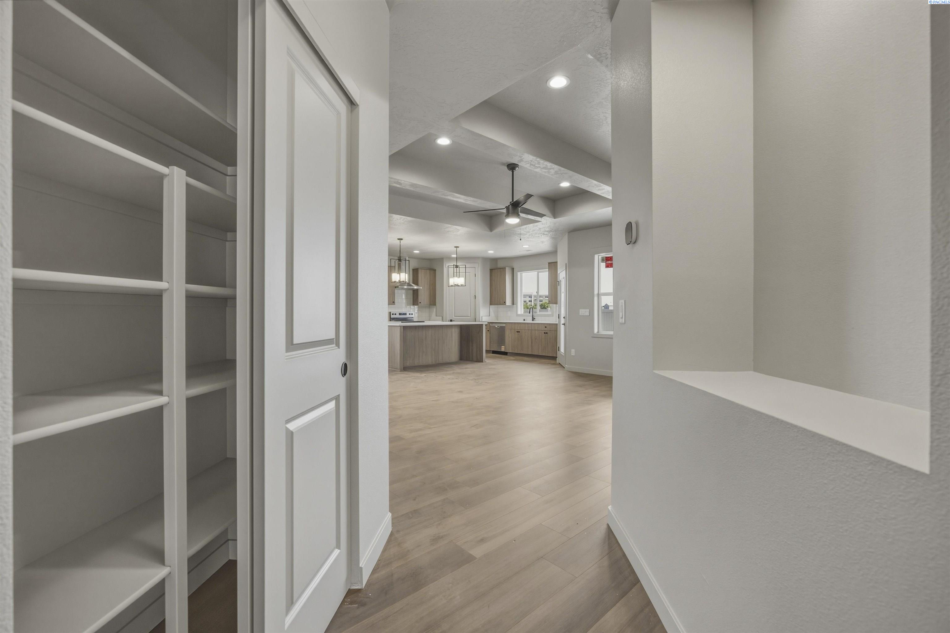 208 Scott Rd, Prosser, WA 99350