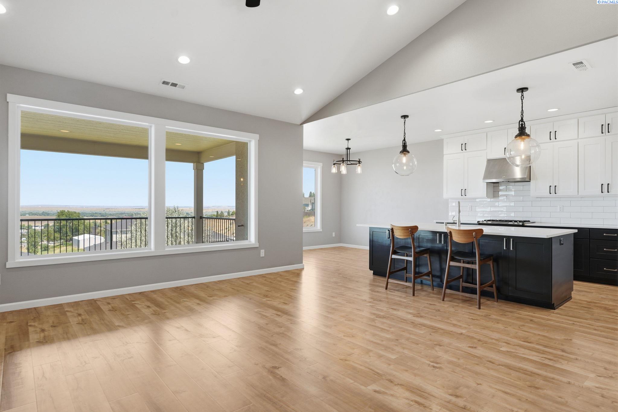 6440 Collins Rd, West Richland, WA 99353