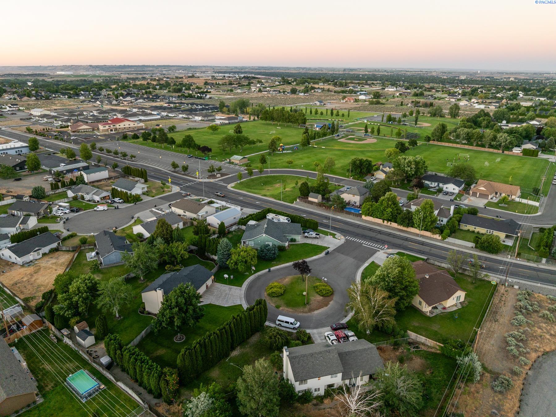 4502 Victoria Ct, West Richland, WA 99353