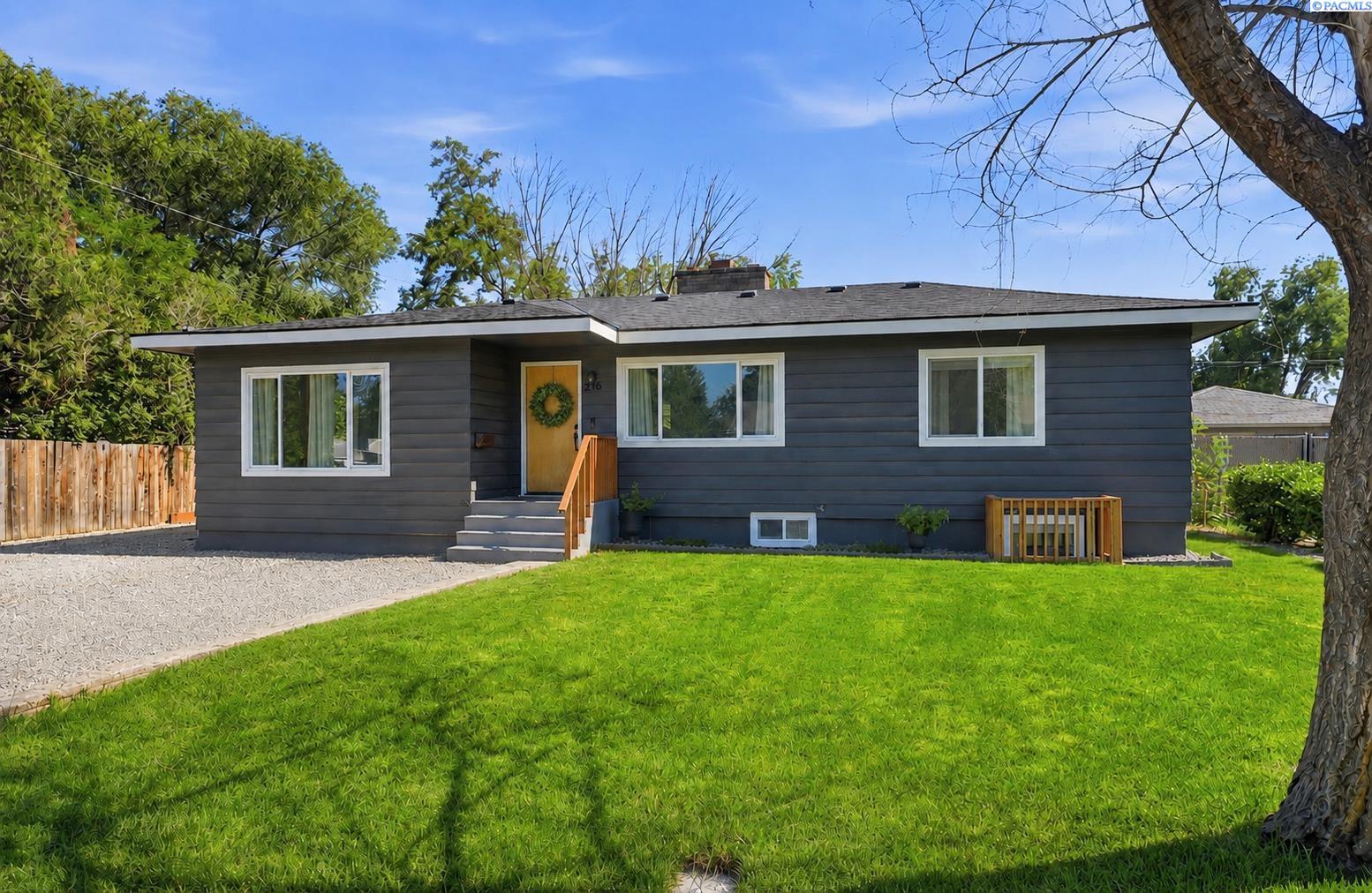 210 14th Ave, Kennewick, WA 99337