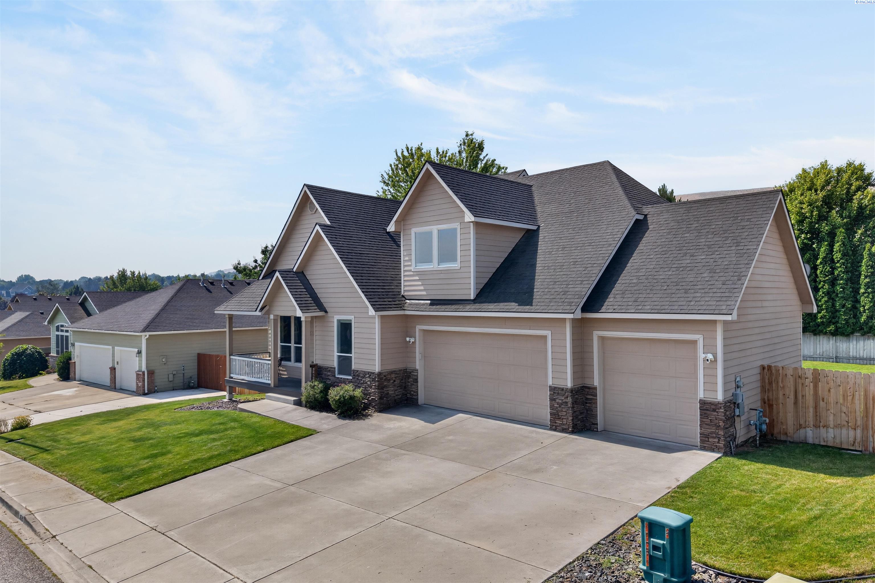 3529 Hanstead St, Richland, WA 99353