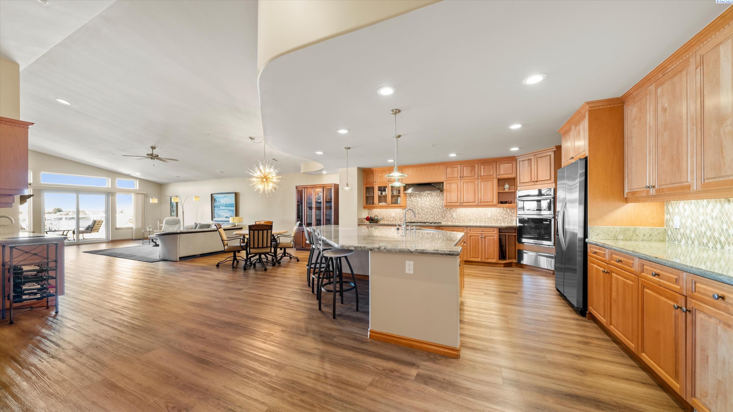 334 Columbia Point Drive Unit 301 #301, Richland, WA 99352