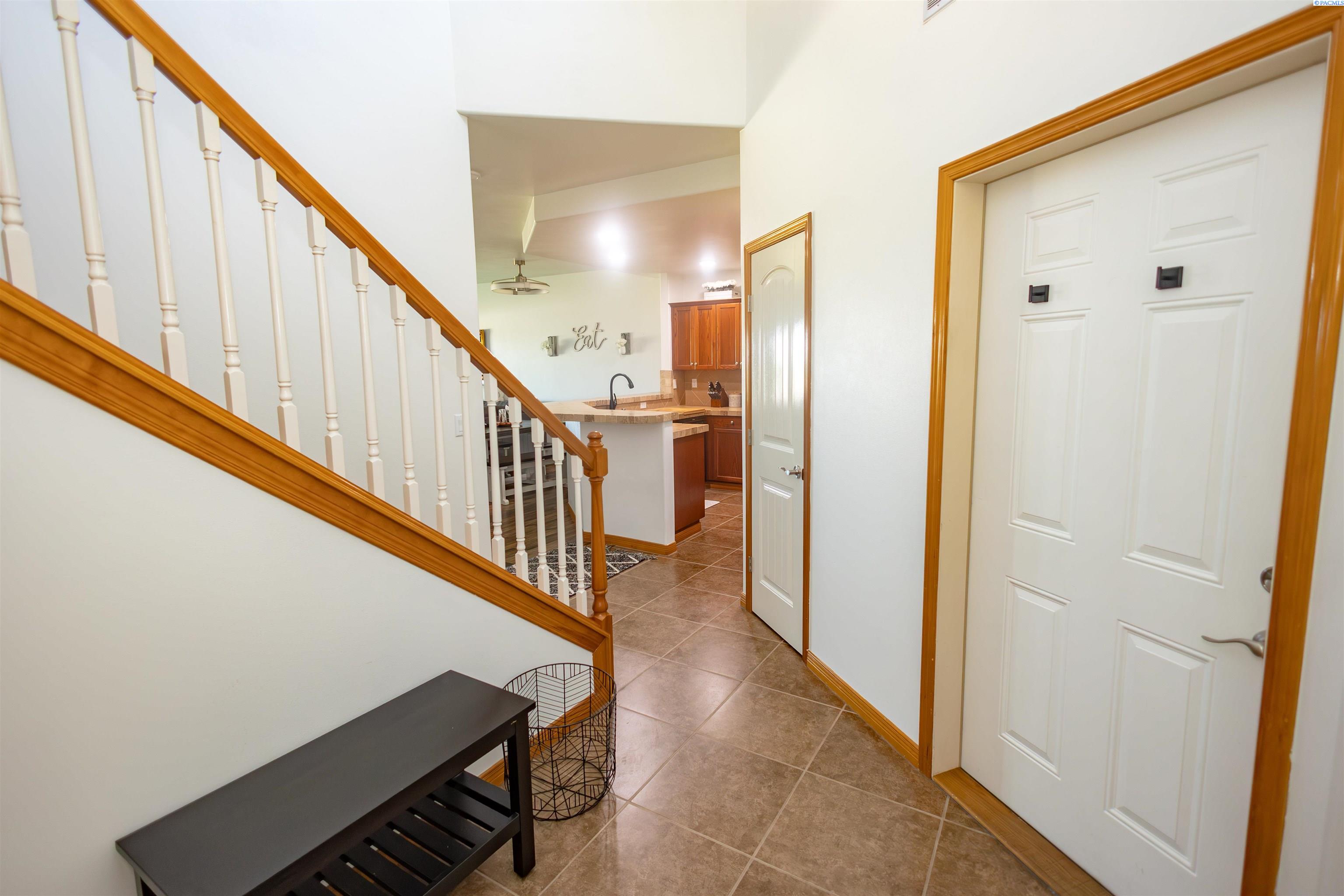 784 Canyon , Richland, WA 99352