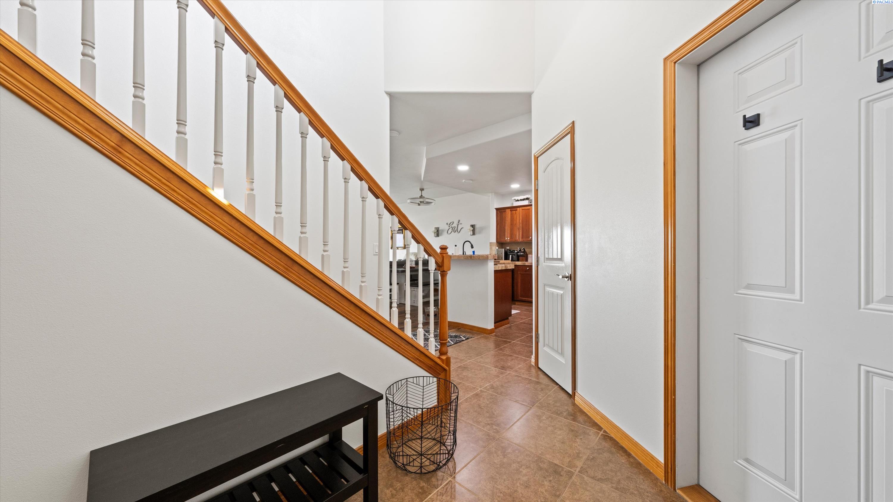 784 Canyon, Richland, WA 99352