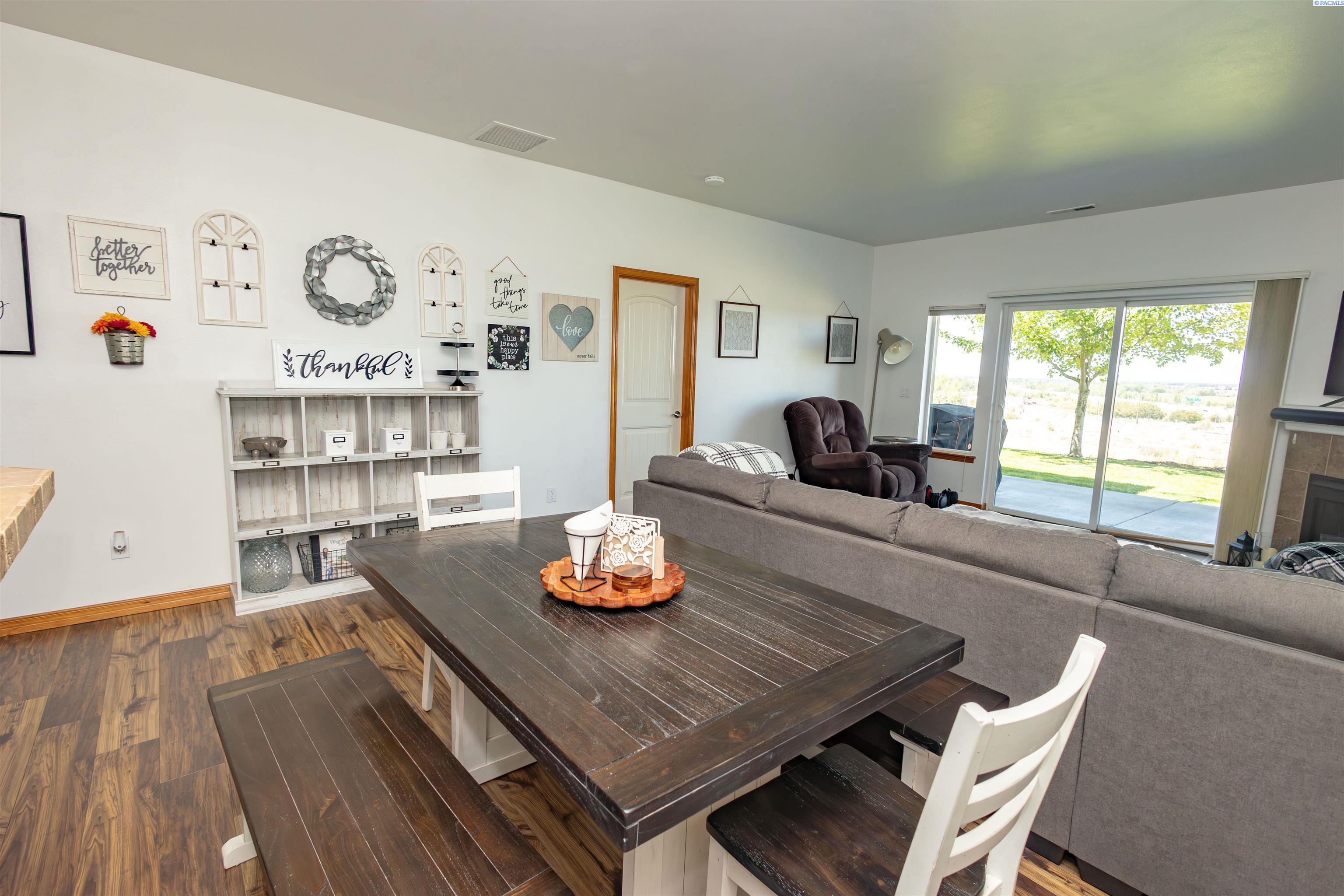 784 Canyon , Richland, WA 99352