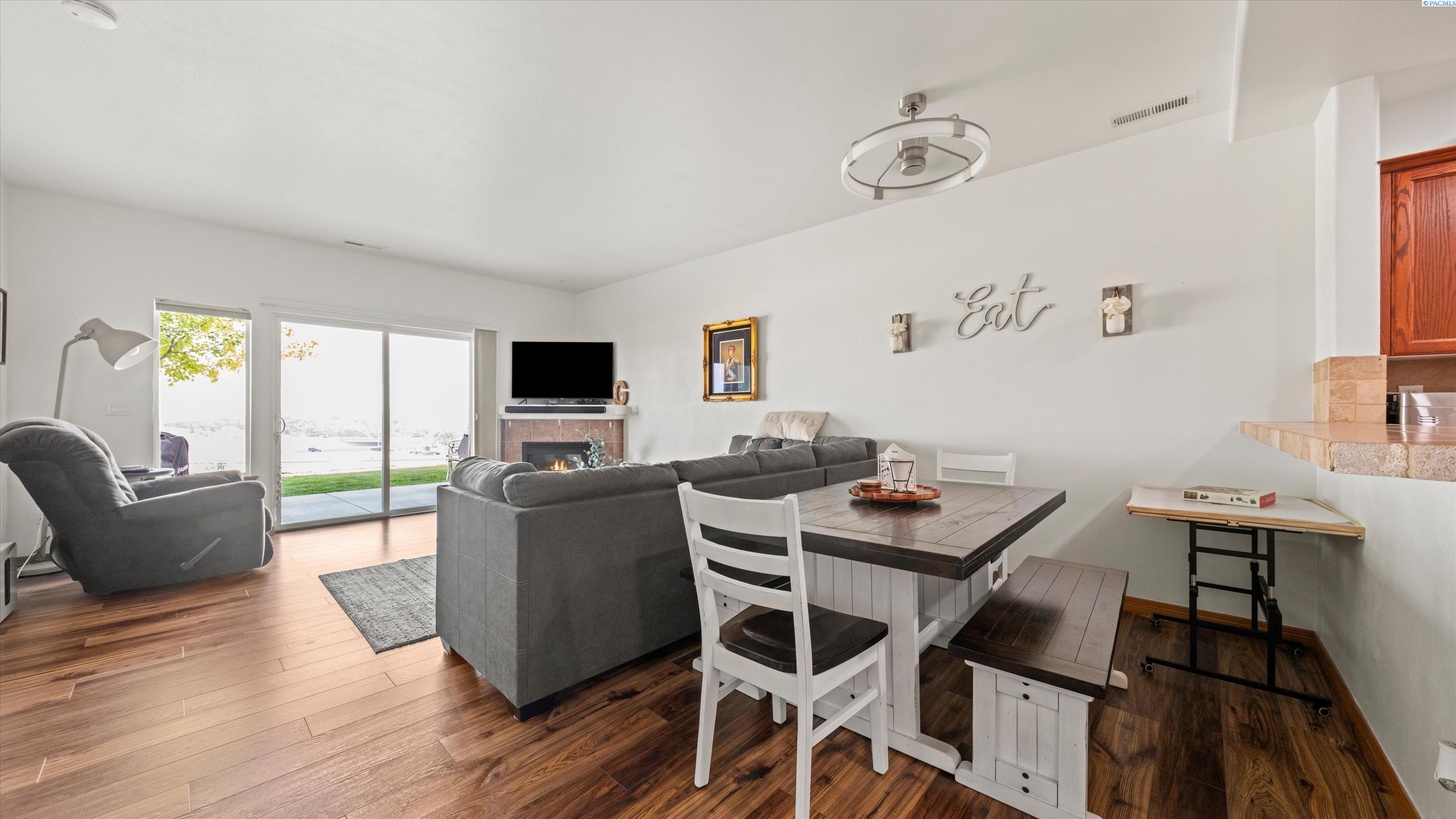 784 Canyon, Richland, WA 99352