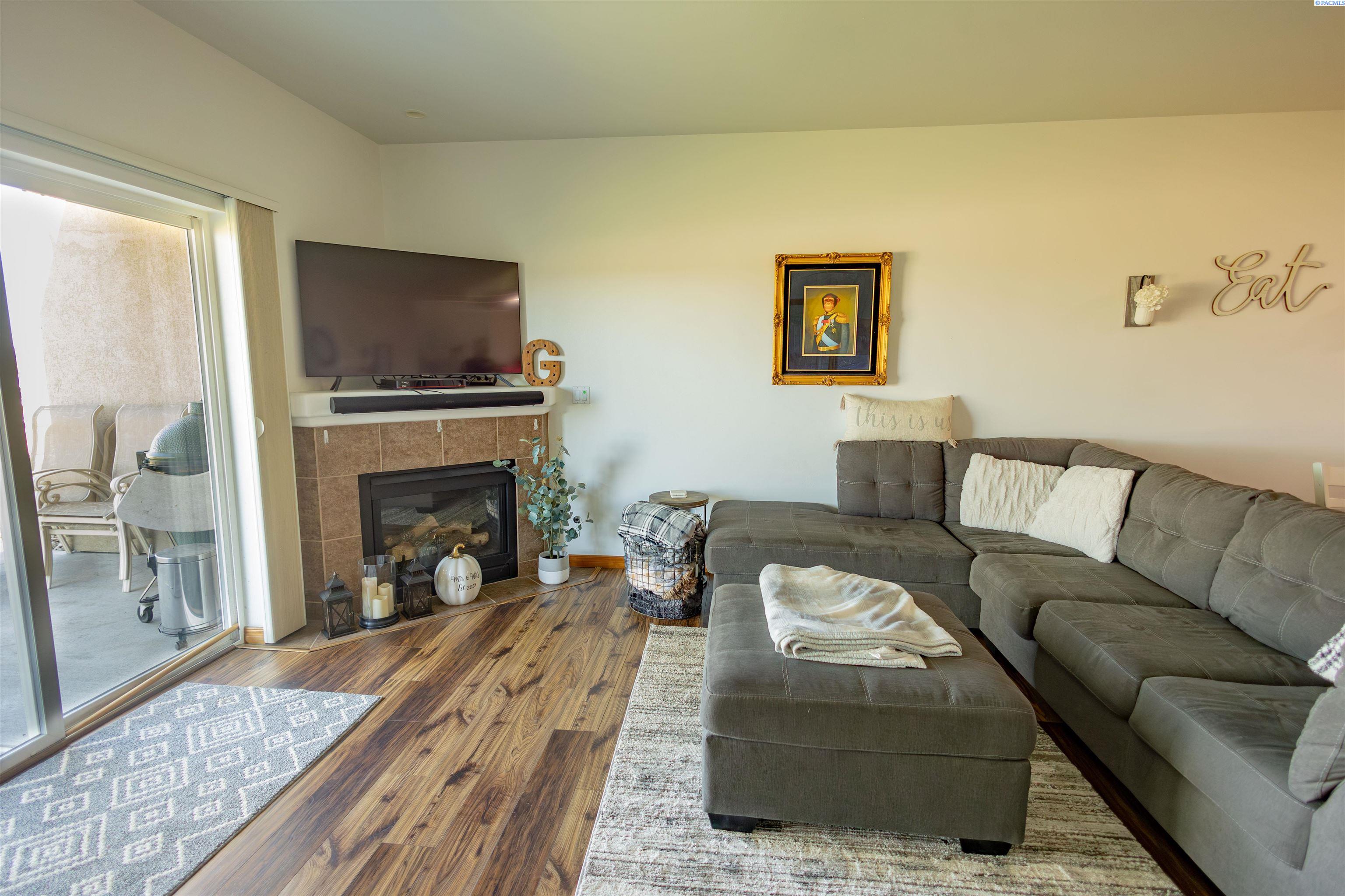 784 Canyon , Richland, WA 99352