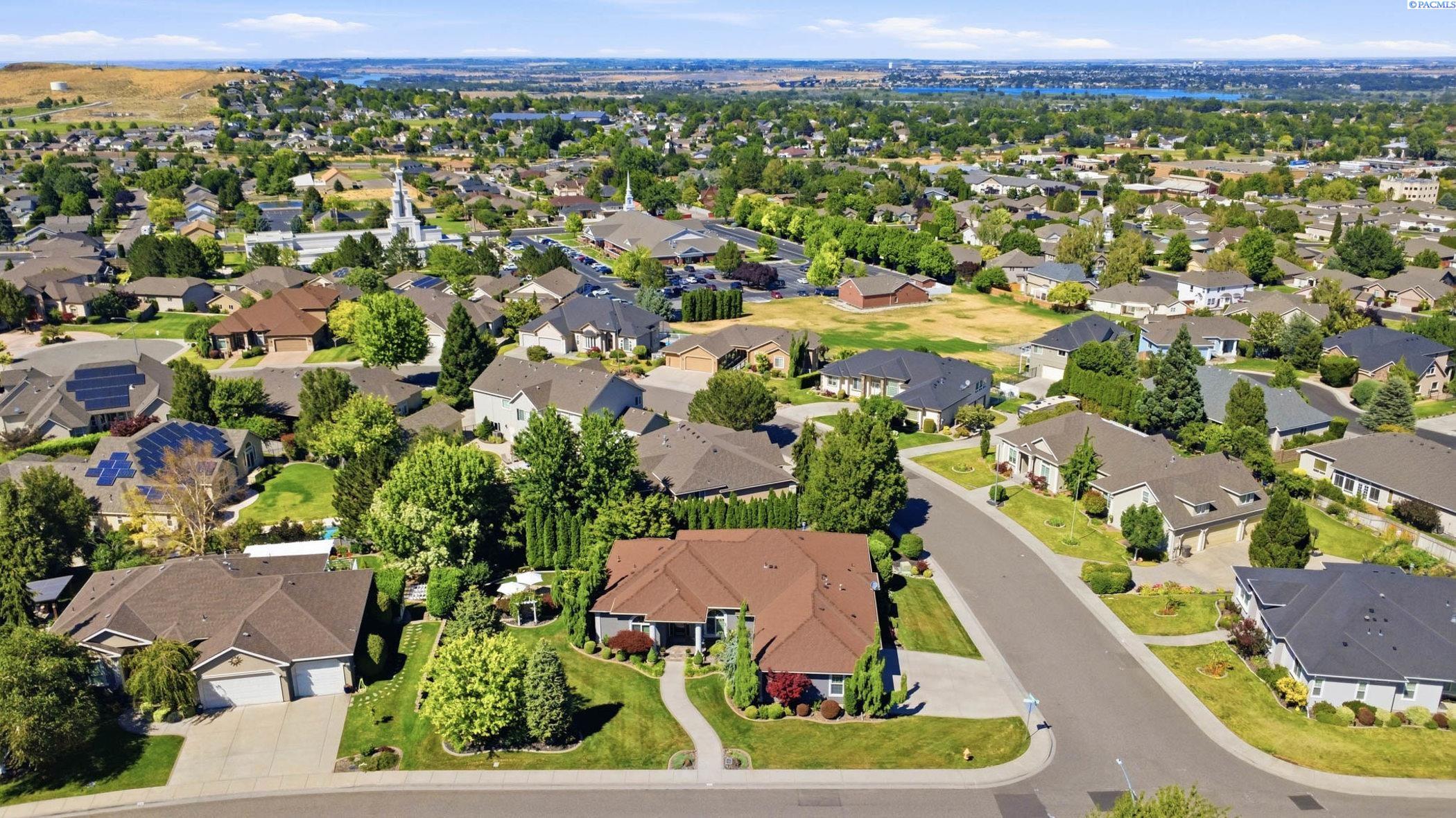 332 Falconridge St, Richland, WA 99352