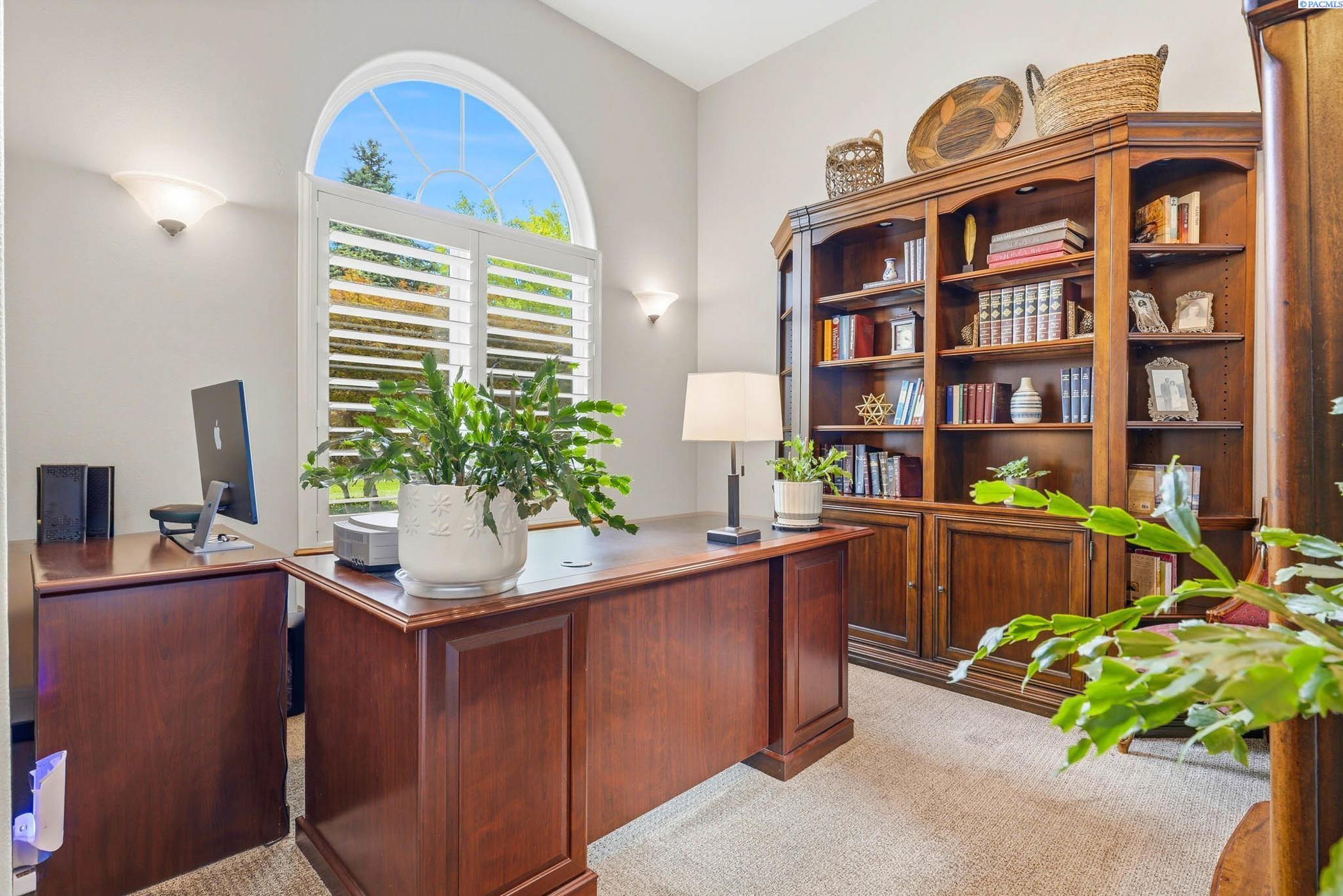 332 Falconridge St, Richland, WA 99352