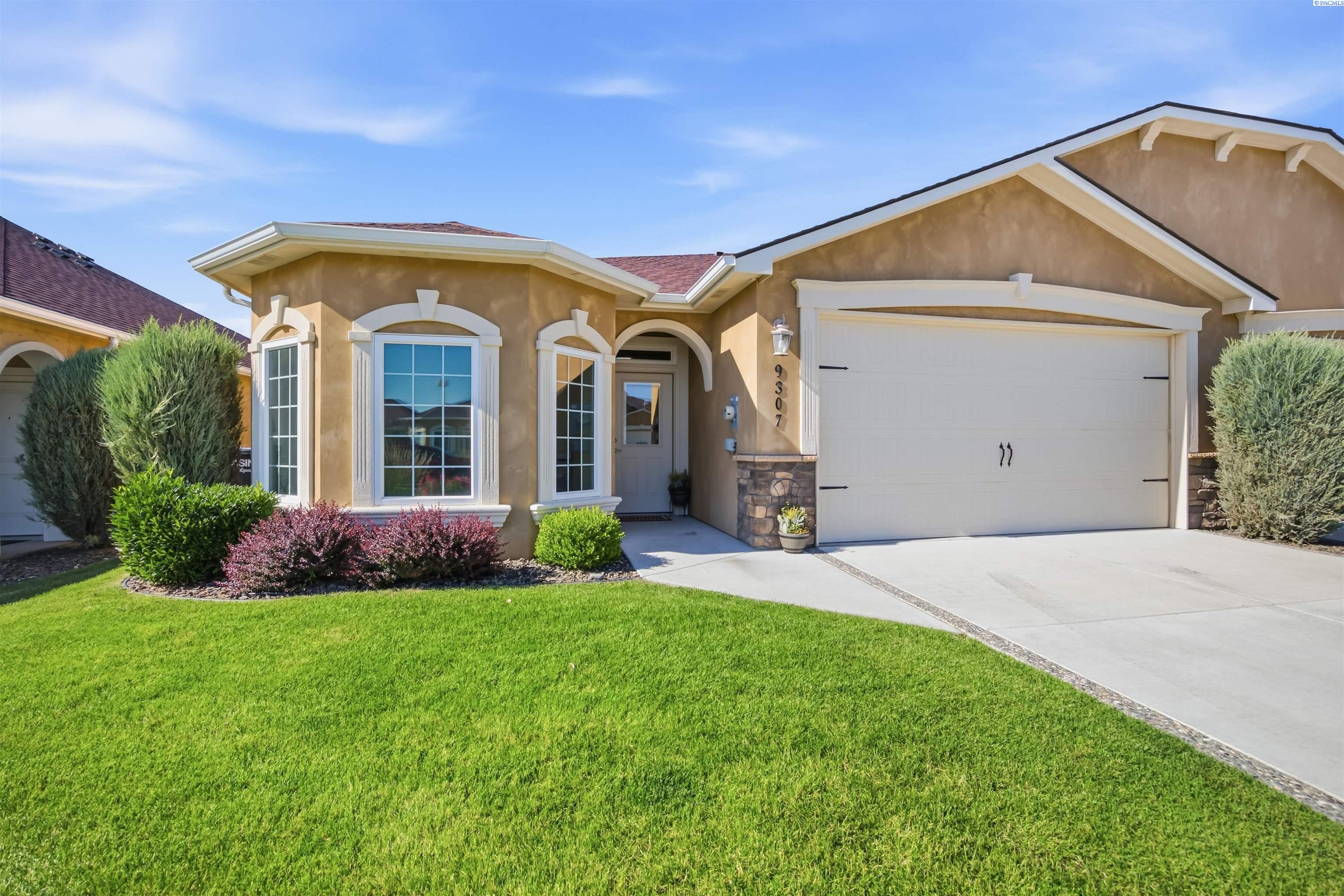 9307 Vincenzo Dr, Pasco, WA 99301