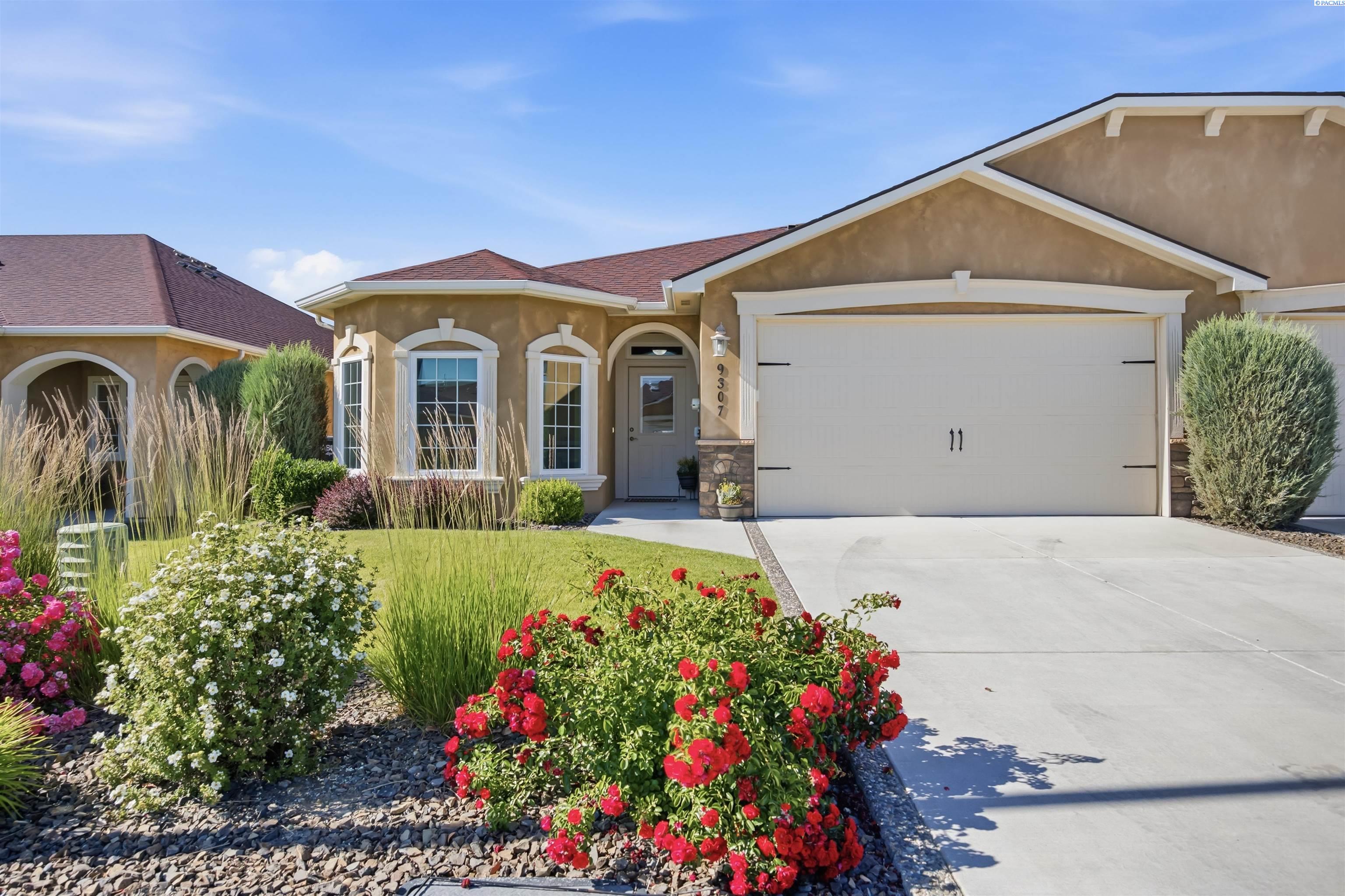 9307 Vincenzo Dr, Pasco, WA 99301