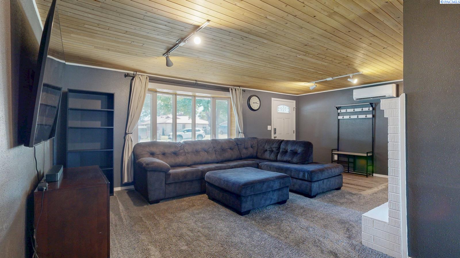 312 12th Ave, Kennewick, WA 99337