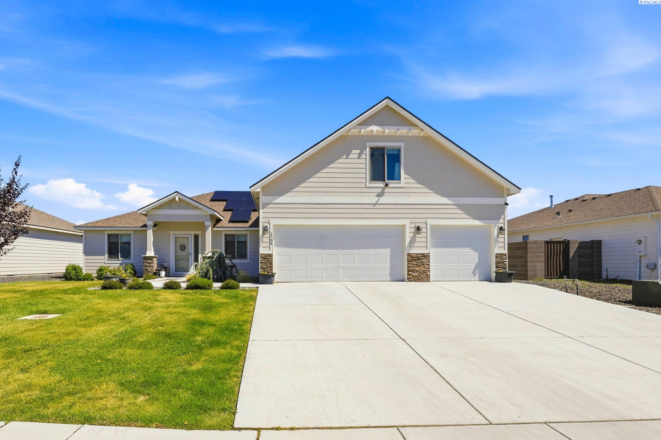 1704 Kendall Rd, Benton City, WA 99320