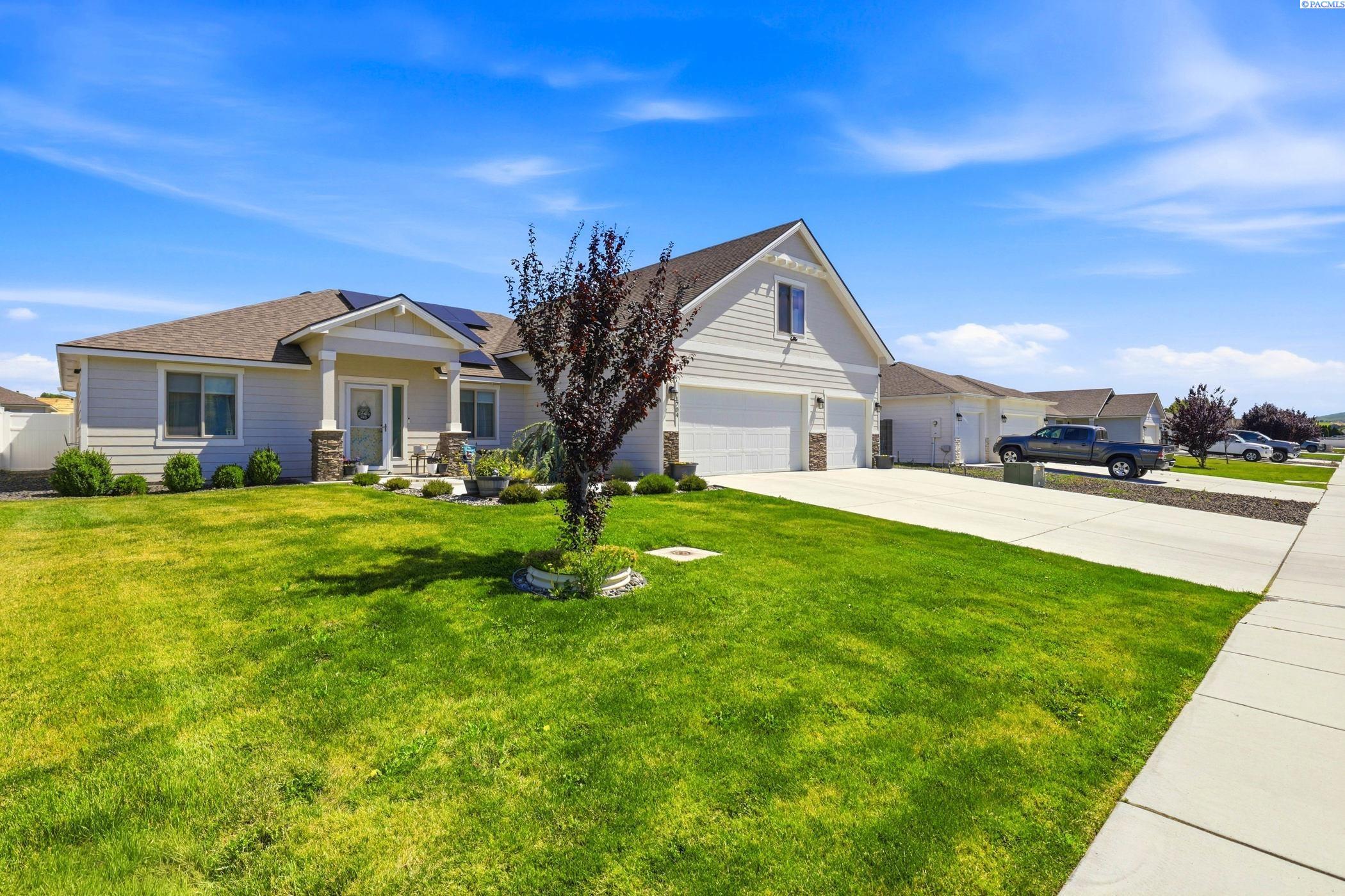1704 Kendall Rd, Benton City, WA 99320