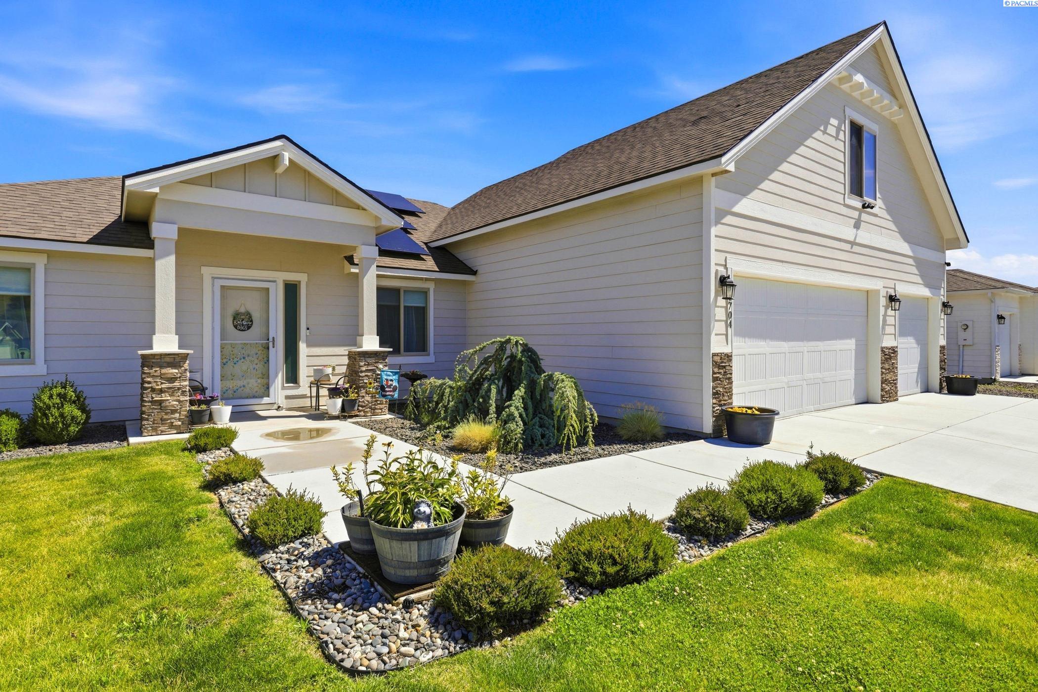 1704 Kendall Rd, Benton City, WA 99320
