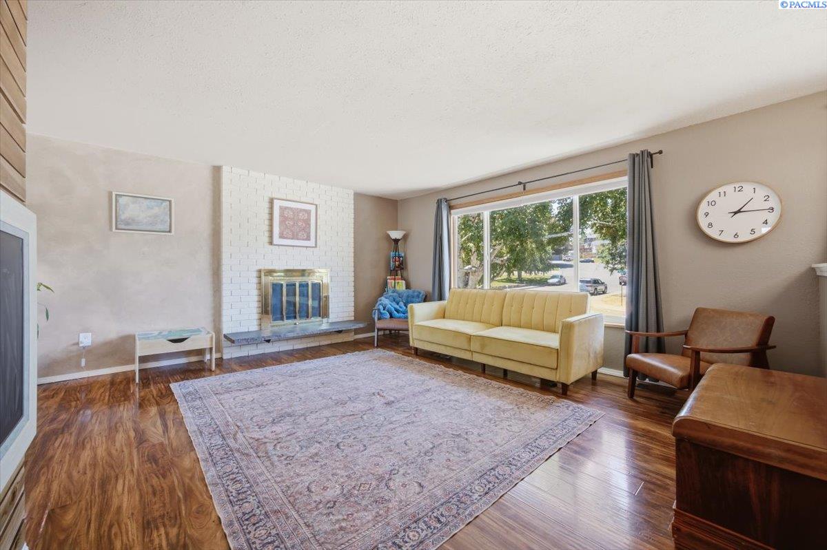 1627 Hartford , Kennewick, WA 99337