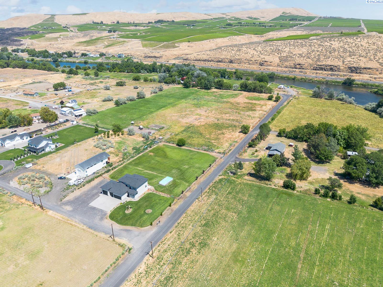 9216 Pendleton Rd, Benton City, WA 99320