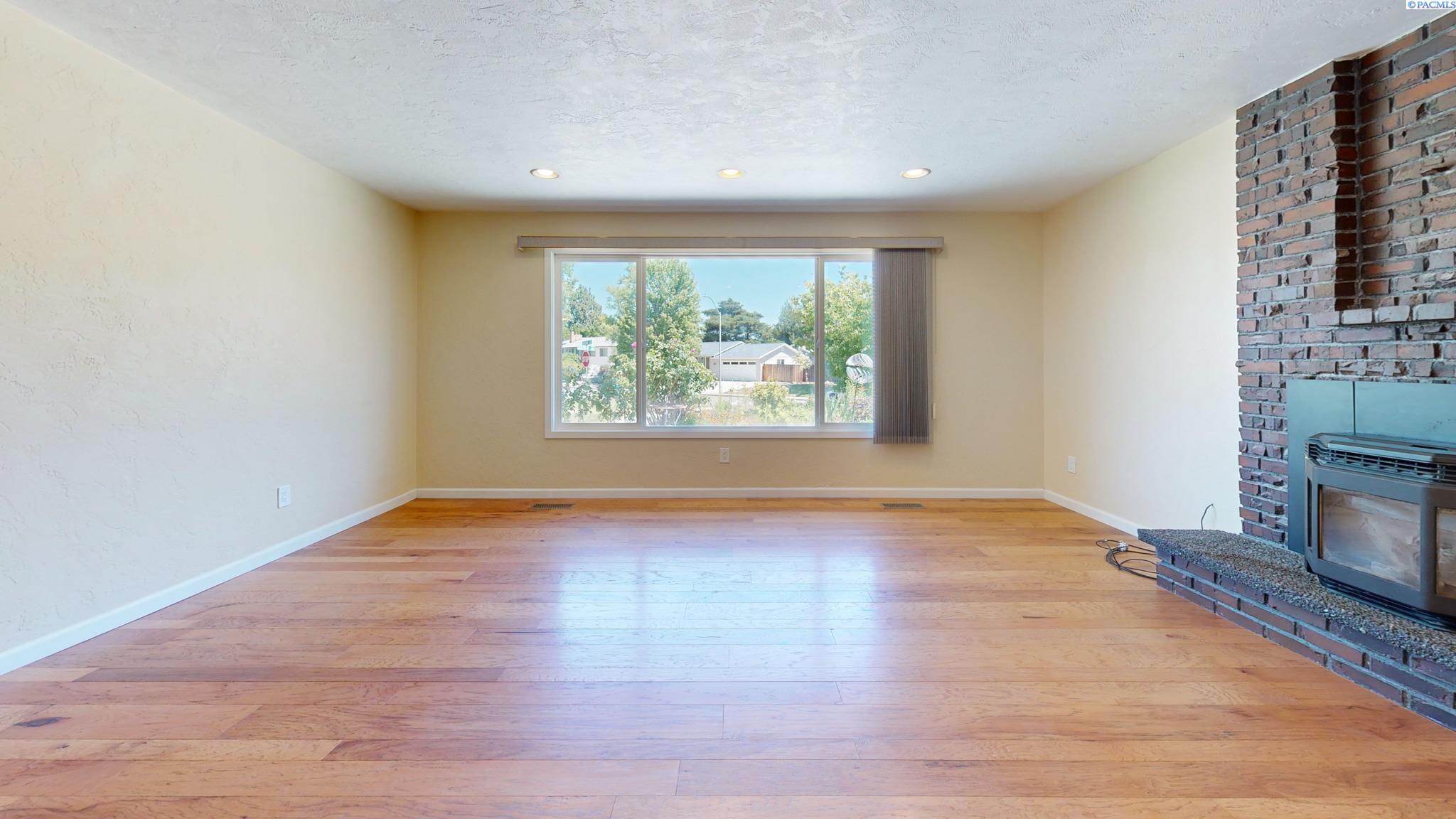 1921 Marshall Ave, Richland, WA 99354