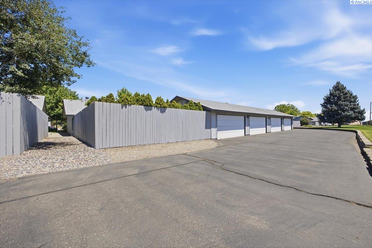 Homes for sale in Kennewick, WA | 2419 D W Grand Ronde Ave, Kennewick, WA 99336 | Houzeo